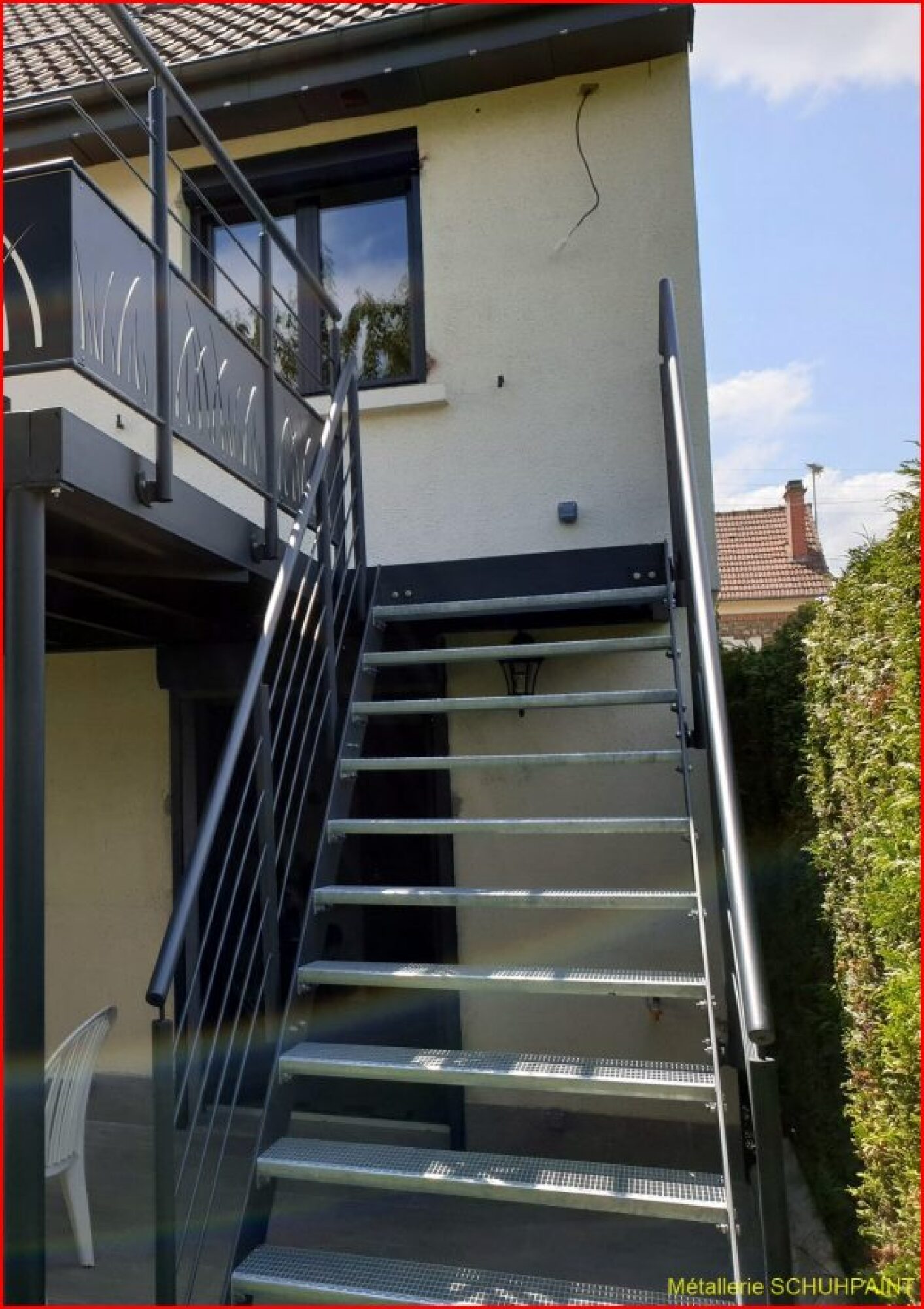 Escalier complet H2.5M – Marches en caillebotis 30×10 : 2 Rampes thermolaquées