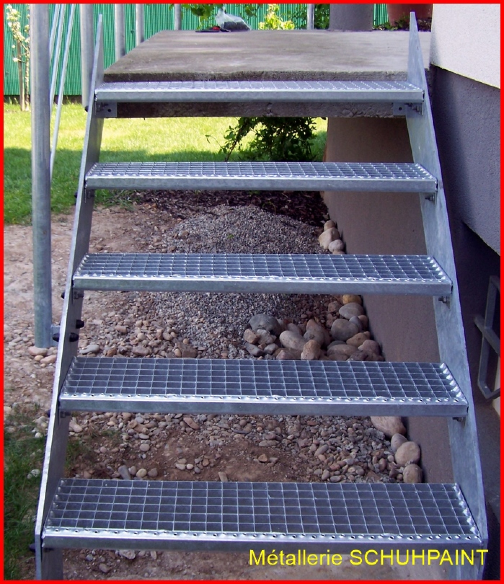 Escalier H2.5M – Marches en caillebotis 30×10 : sans rampe