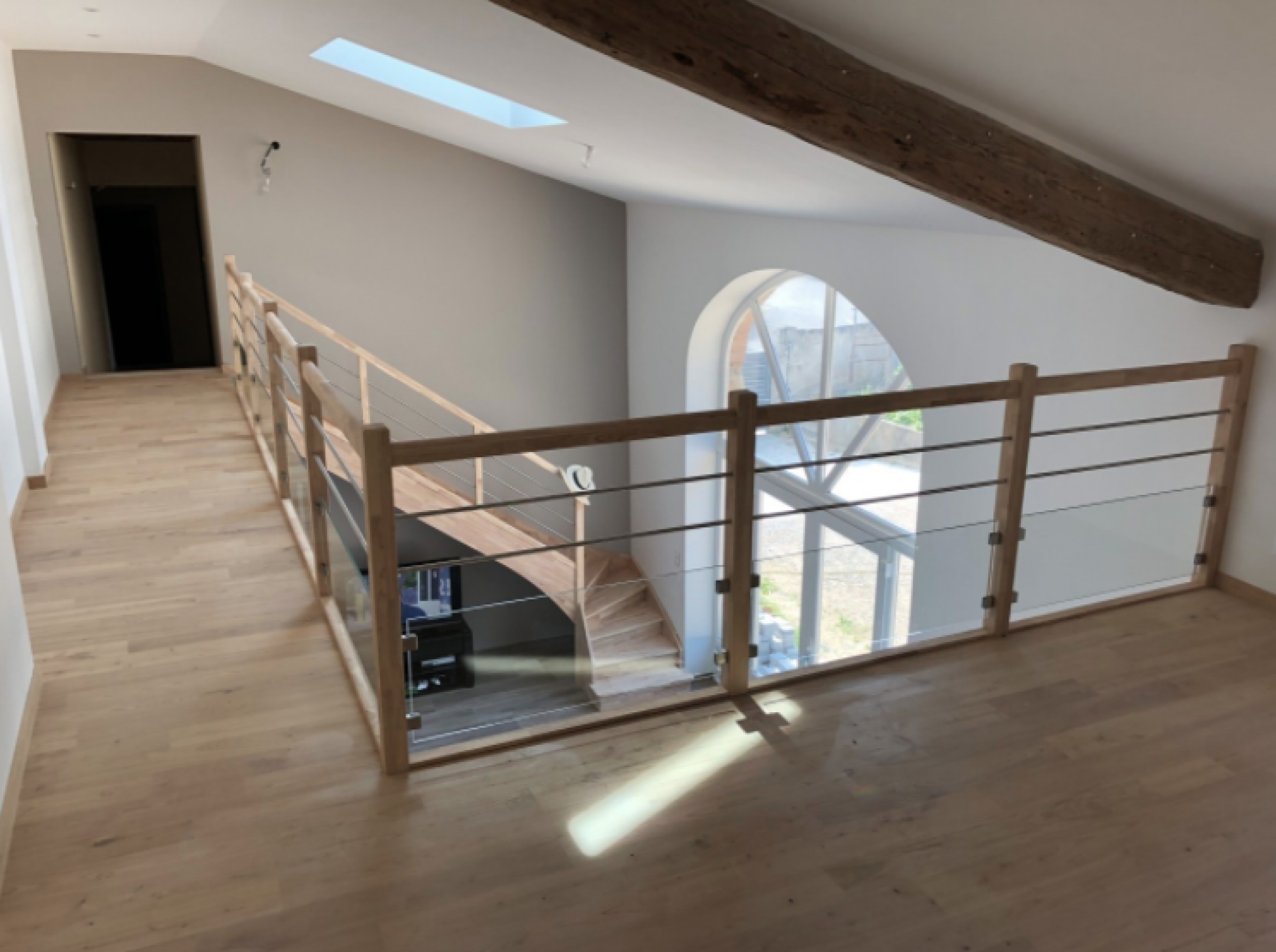 Fourniture et pose de parquet massif et revêtement sol