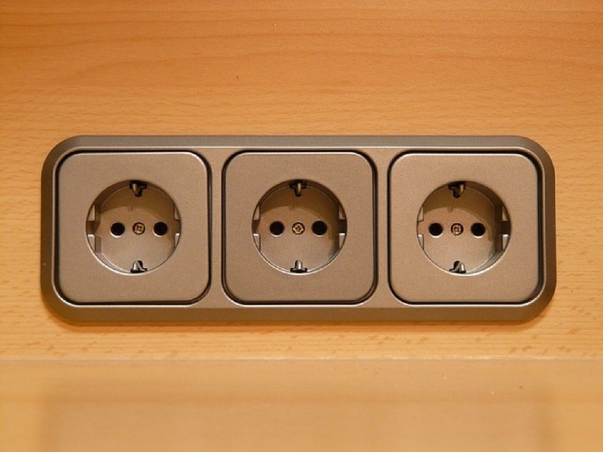 Fourniture et pose de prise de courant