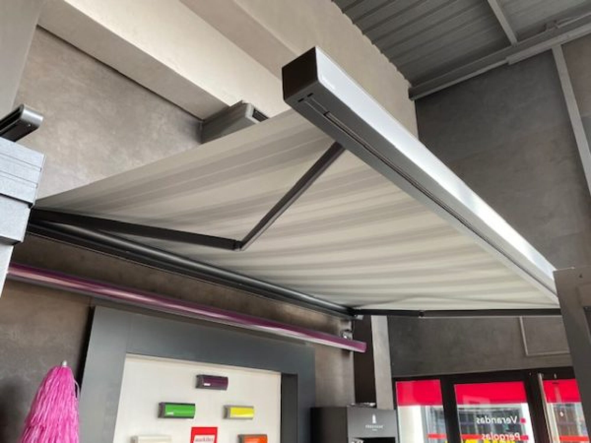 Store banne coffre MARKILUX 970 DESIGN AWARD