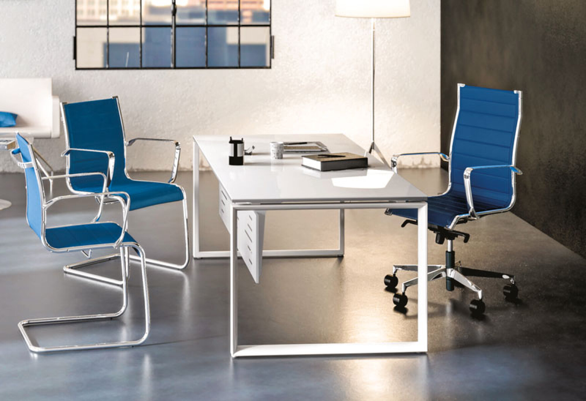 Fauteuil en resille blanche WAVE