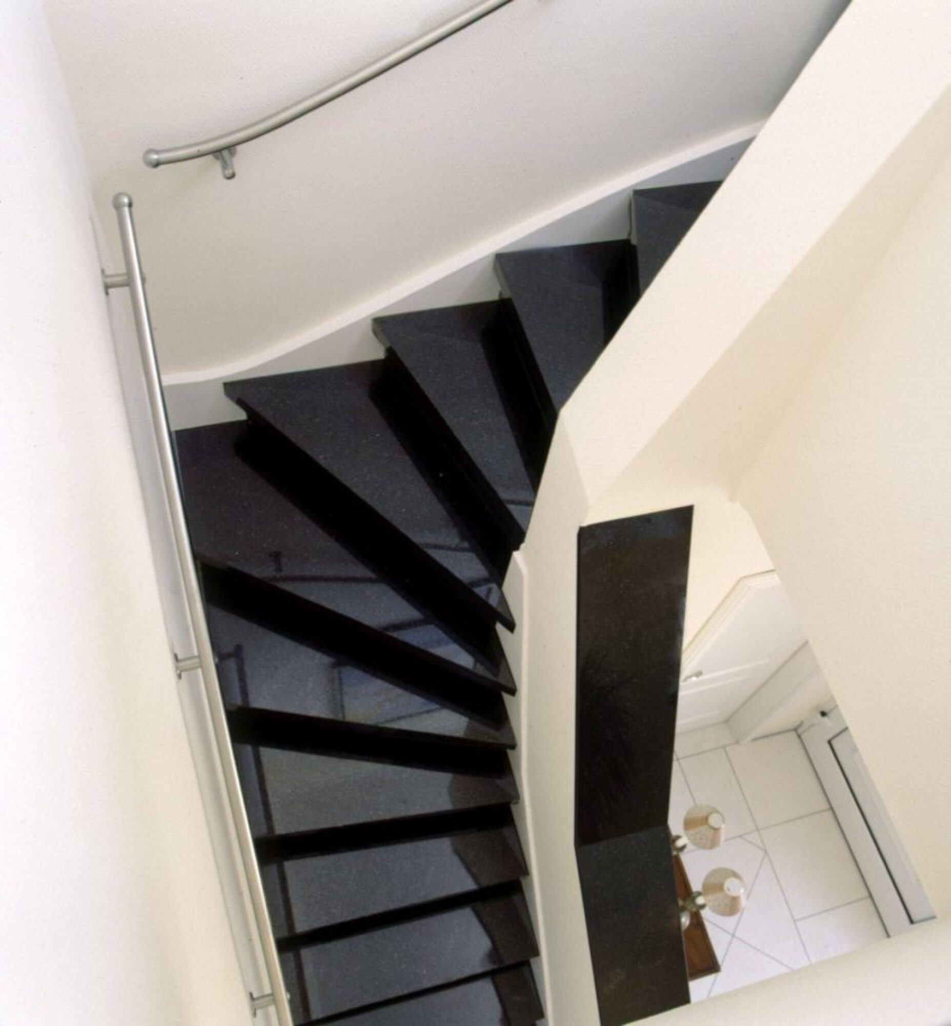 Recouvrement des marches et contremarches d'un escalier en béton