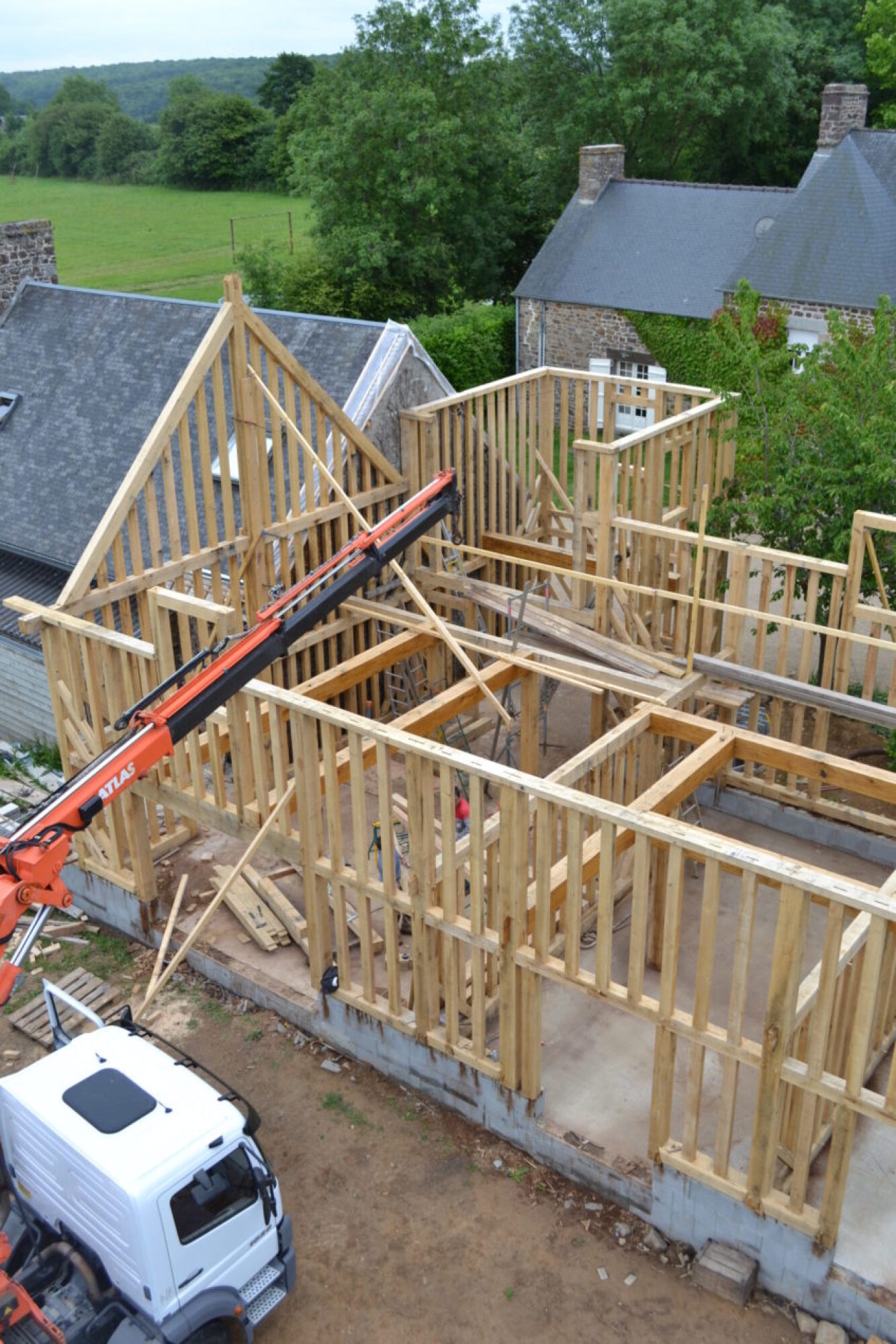 Travaux de charpente, construction de maison à colombage