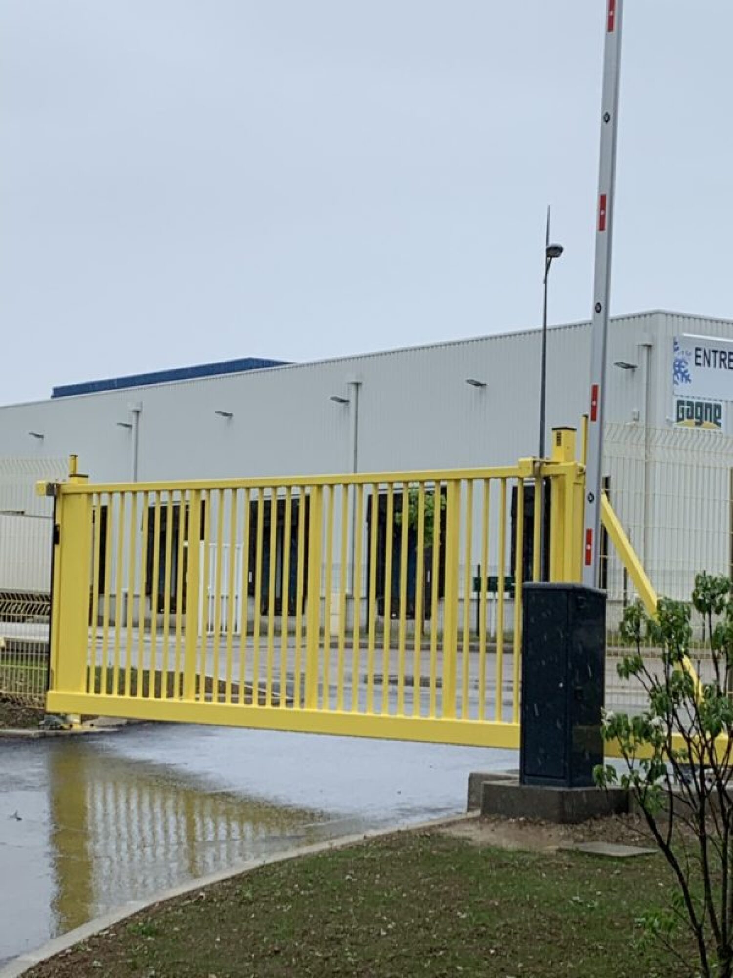 Pose et fourniture de portail extérieur