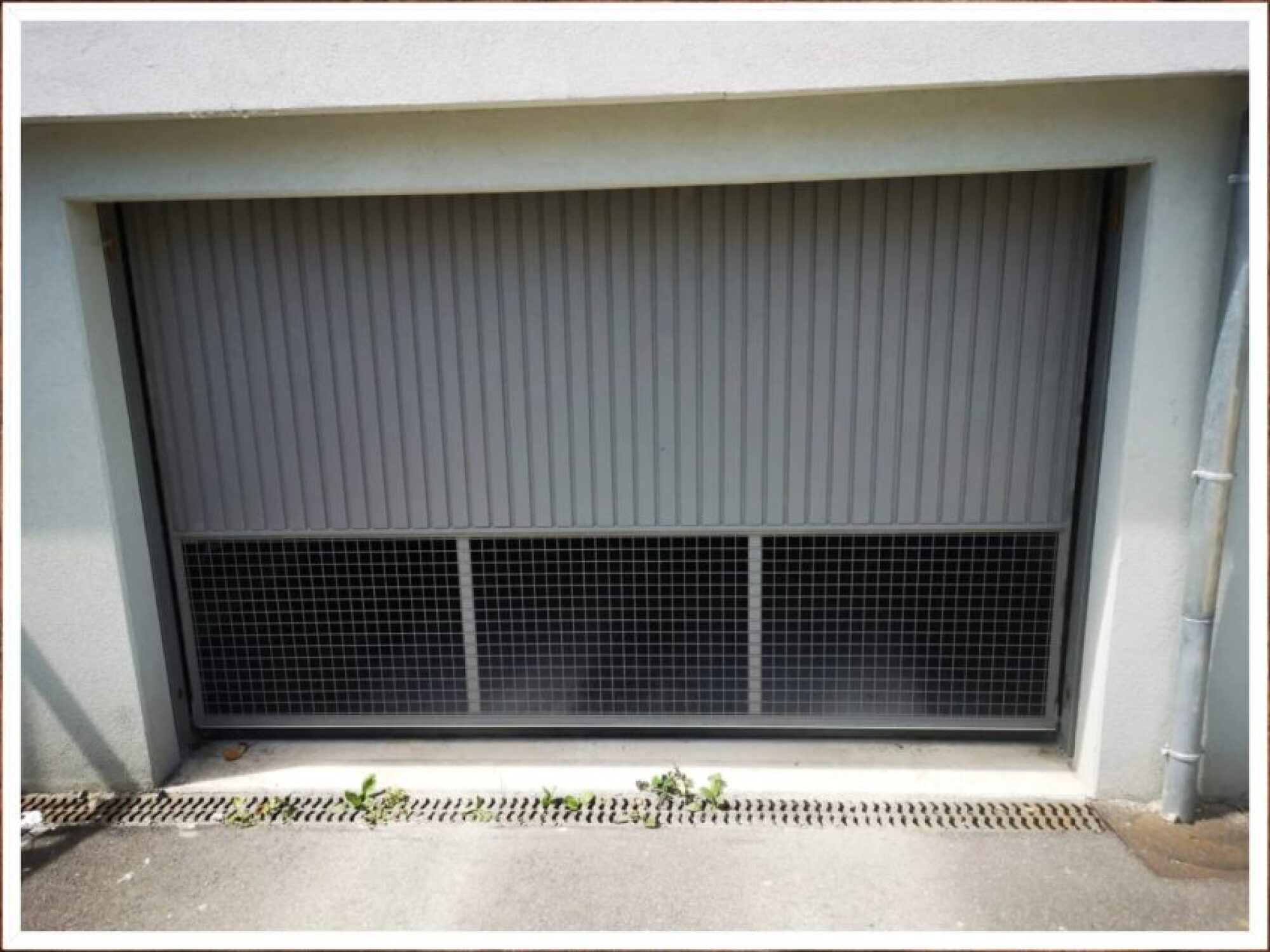 Porte automatique de parking pour le collectif