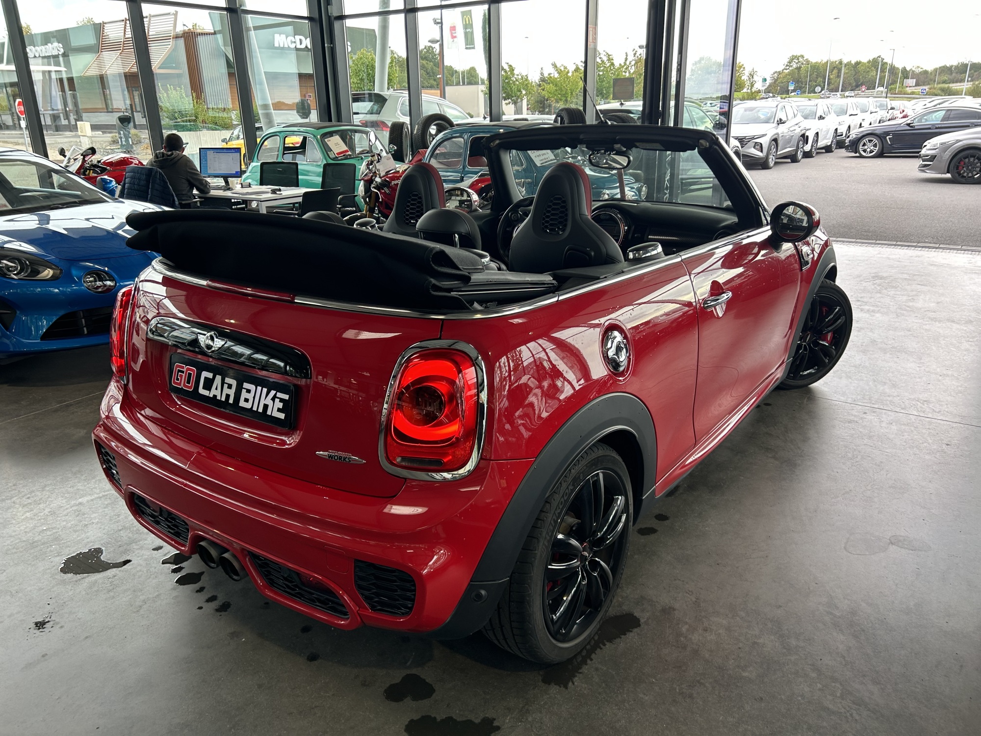 Mini Cab Cooper S JCW 231 ch BVA