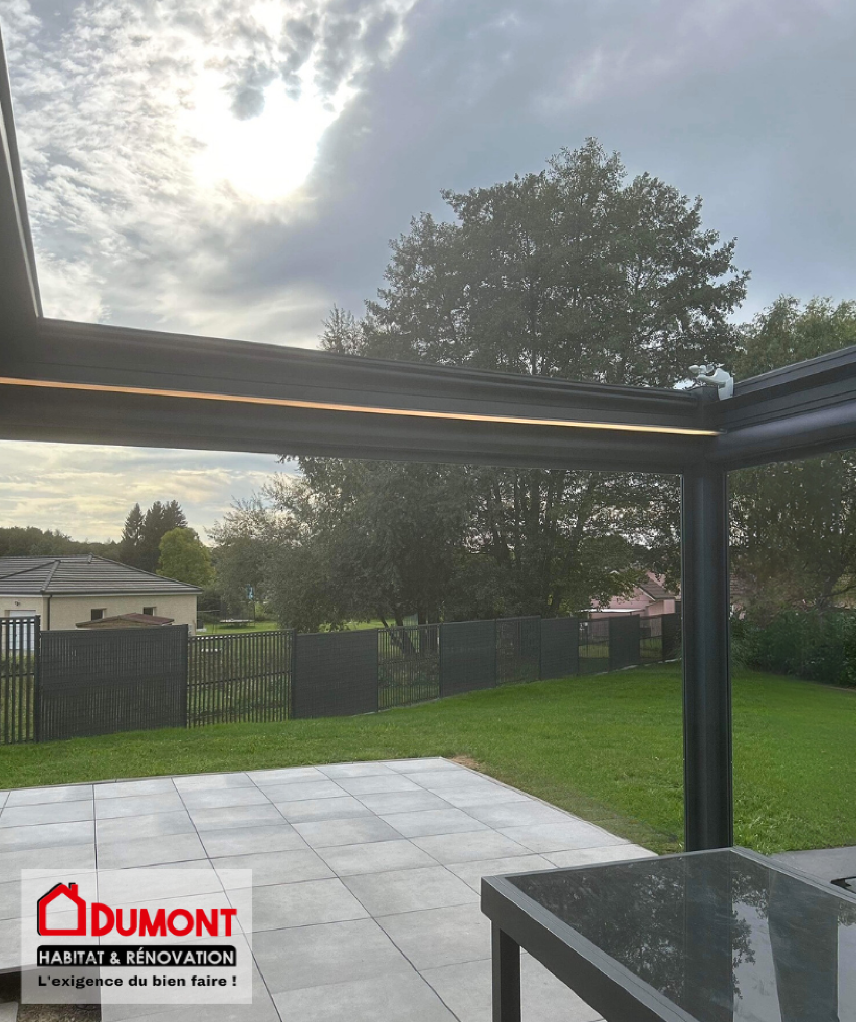 Pergola à store enroulable