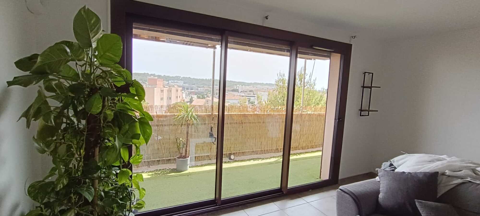 Coulissant aluminium 3 vantaux et 3 rails