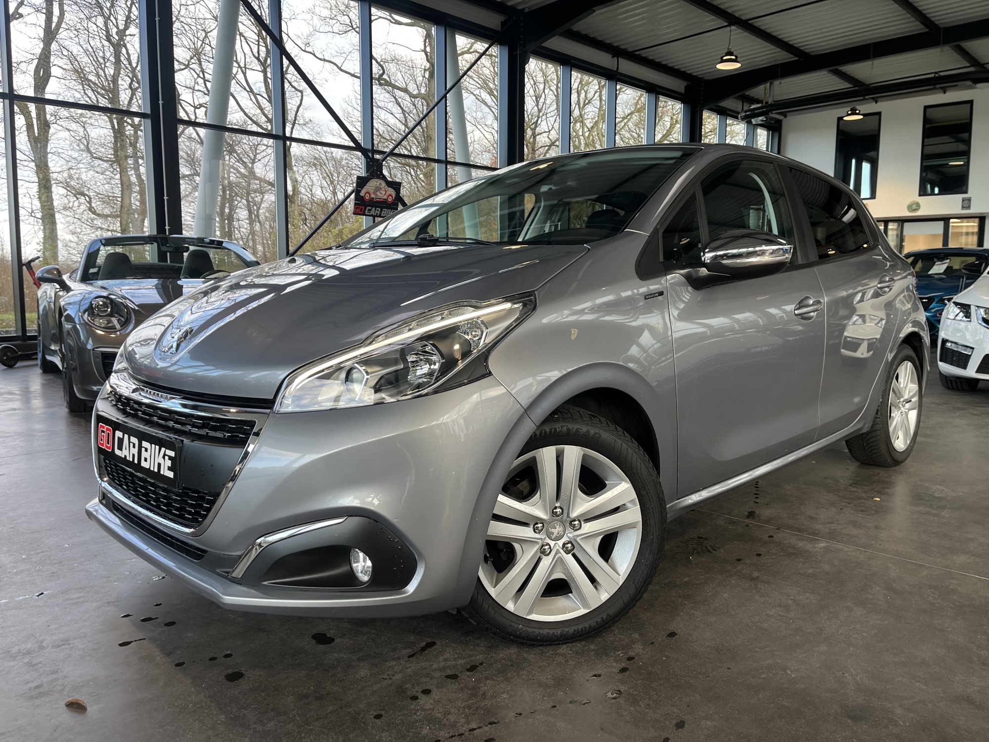 208 Signature 82 ch Camera CarPlay Régul Clim auto 16P