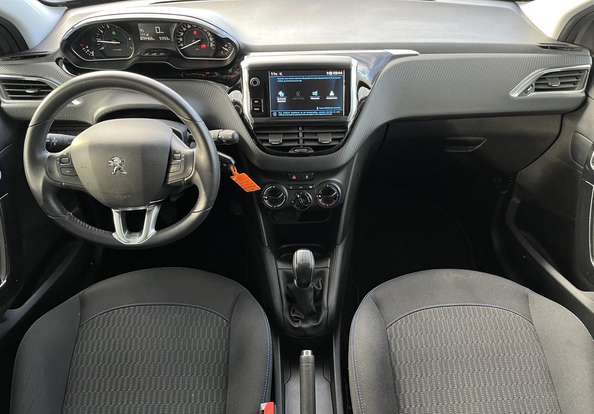 208 Signature 82 ch Camera CarPlay Régul Clim auto 16P