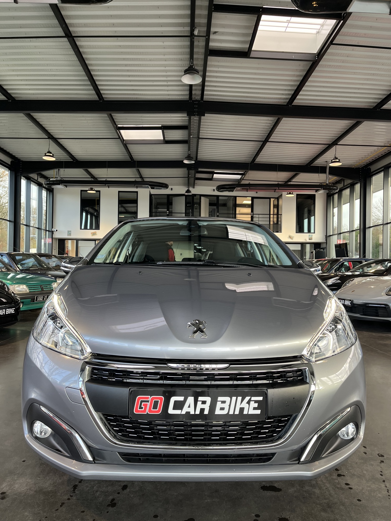 208 Signature 82 ch Camera CarPlay Régul Clim auto 16P