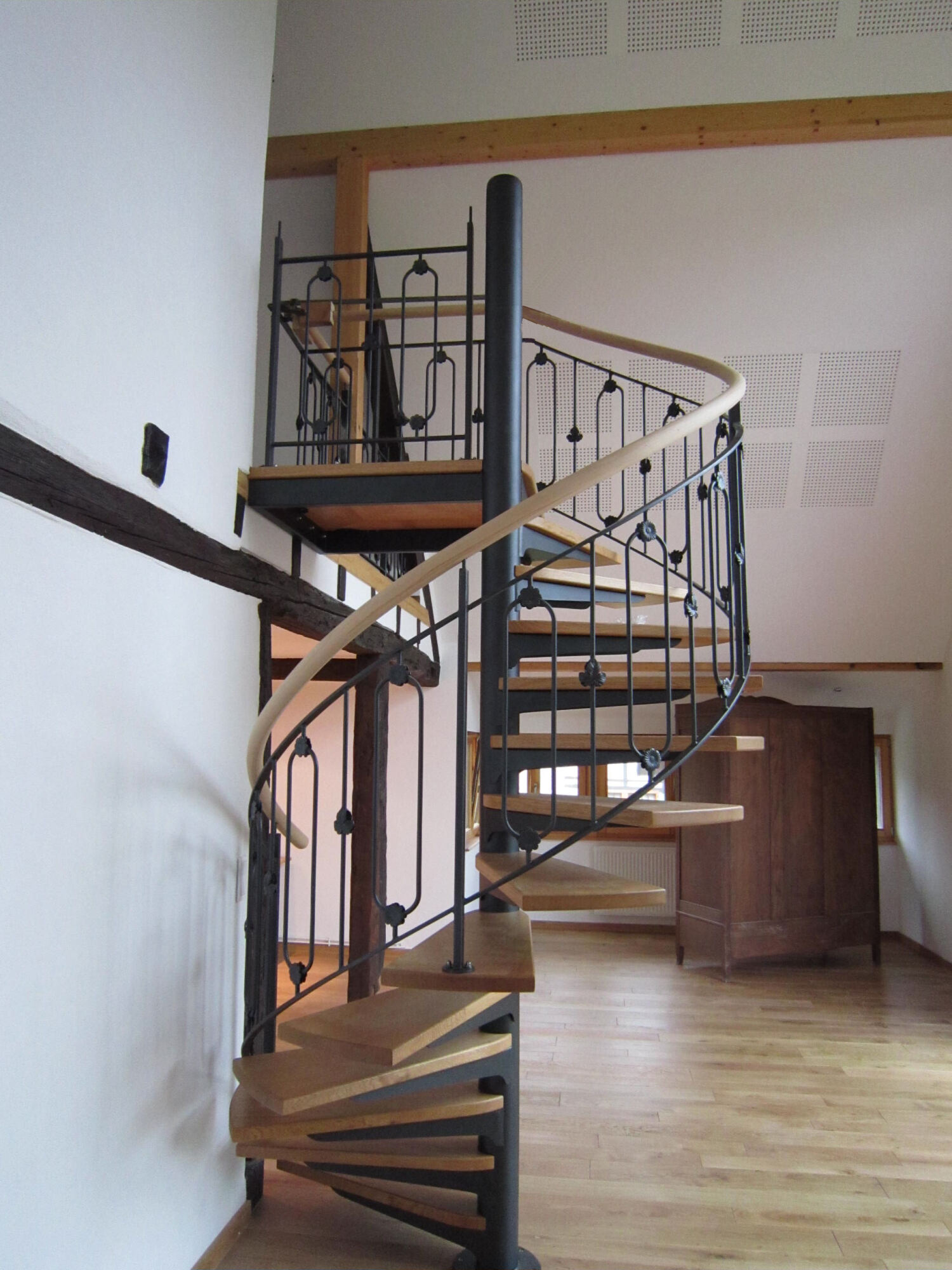 Escalier colimaçon sur-mesure (neuf et remplacement)