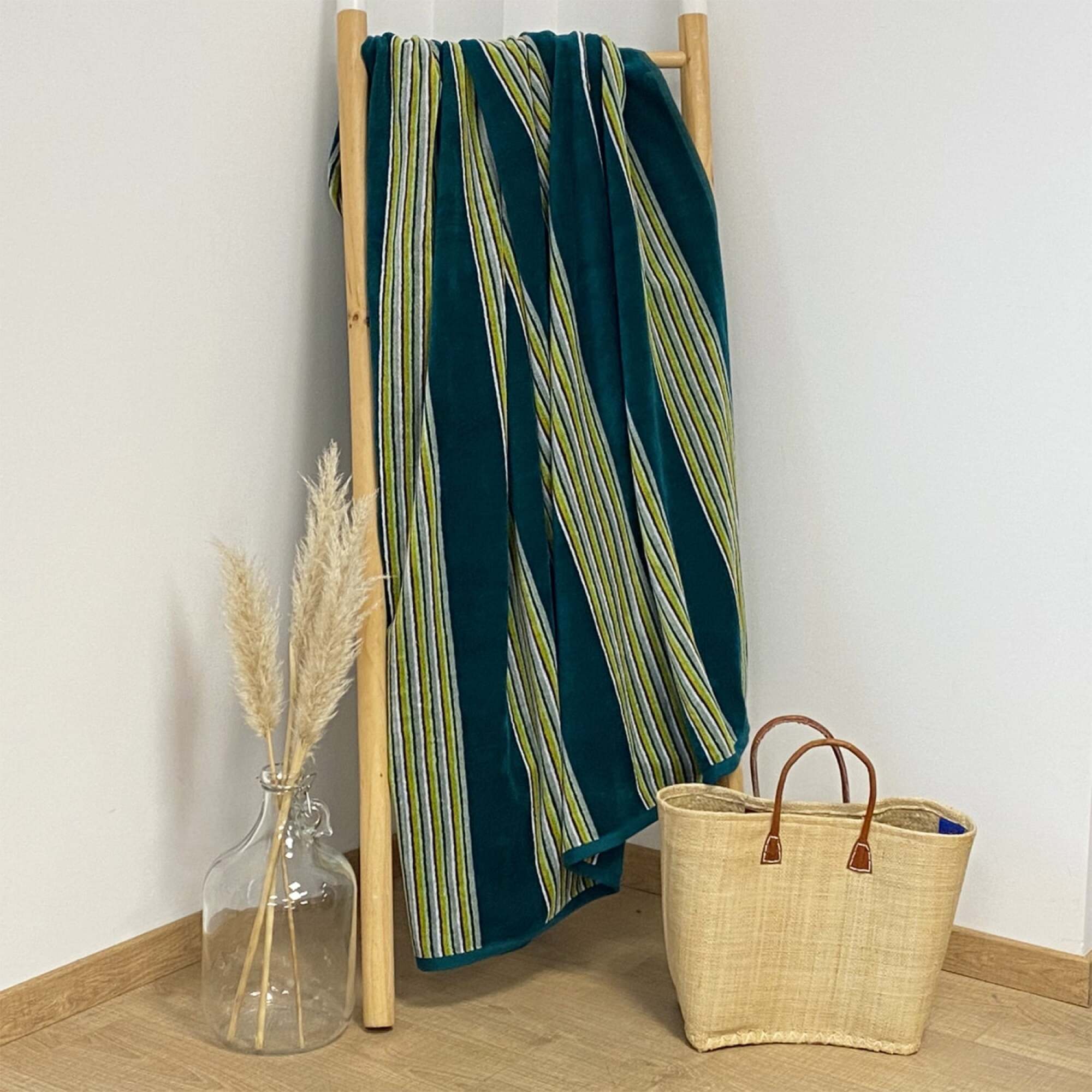 Serviette de bain éponge velours Jacquard Milonga Lake 70x140 400g/m²