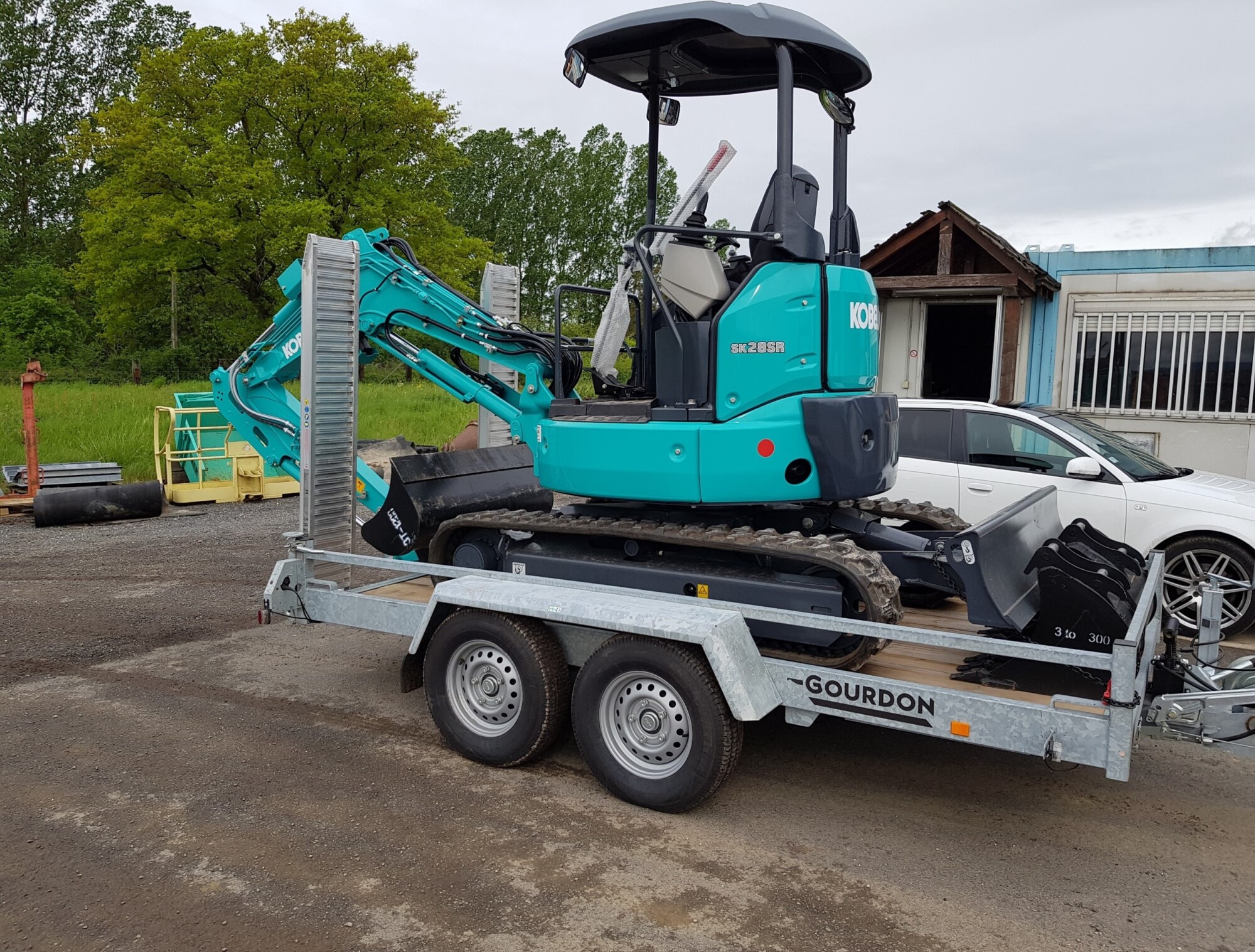 Location mini pelle 2,8T Kobelco SK25