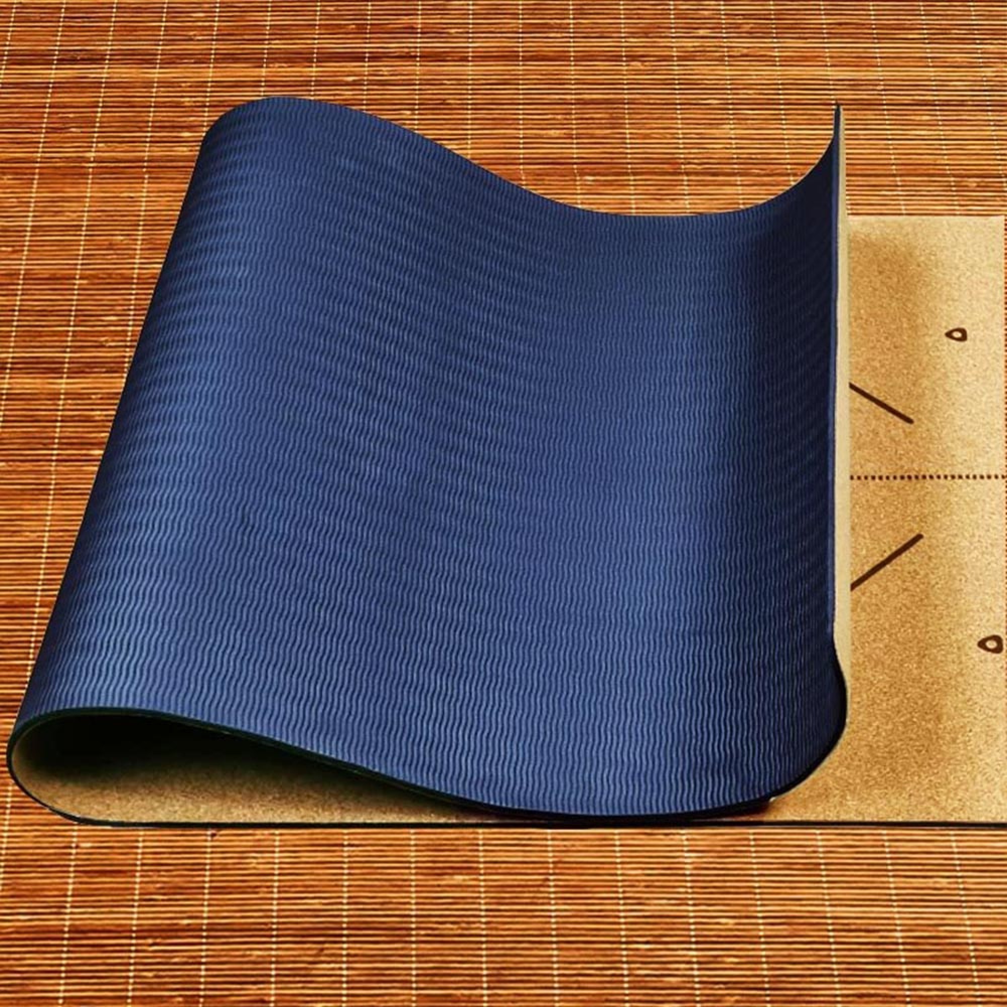 Tapis de yoga liège marqueurs 3 plis 6mm