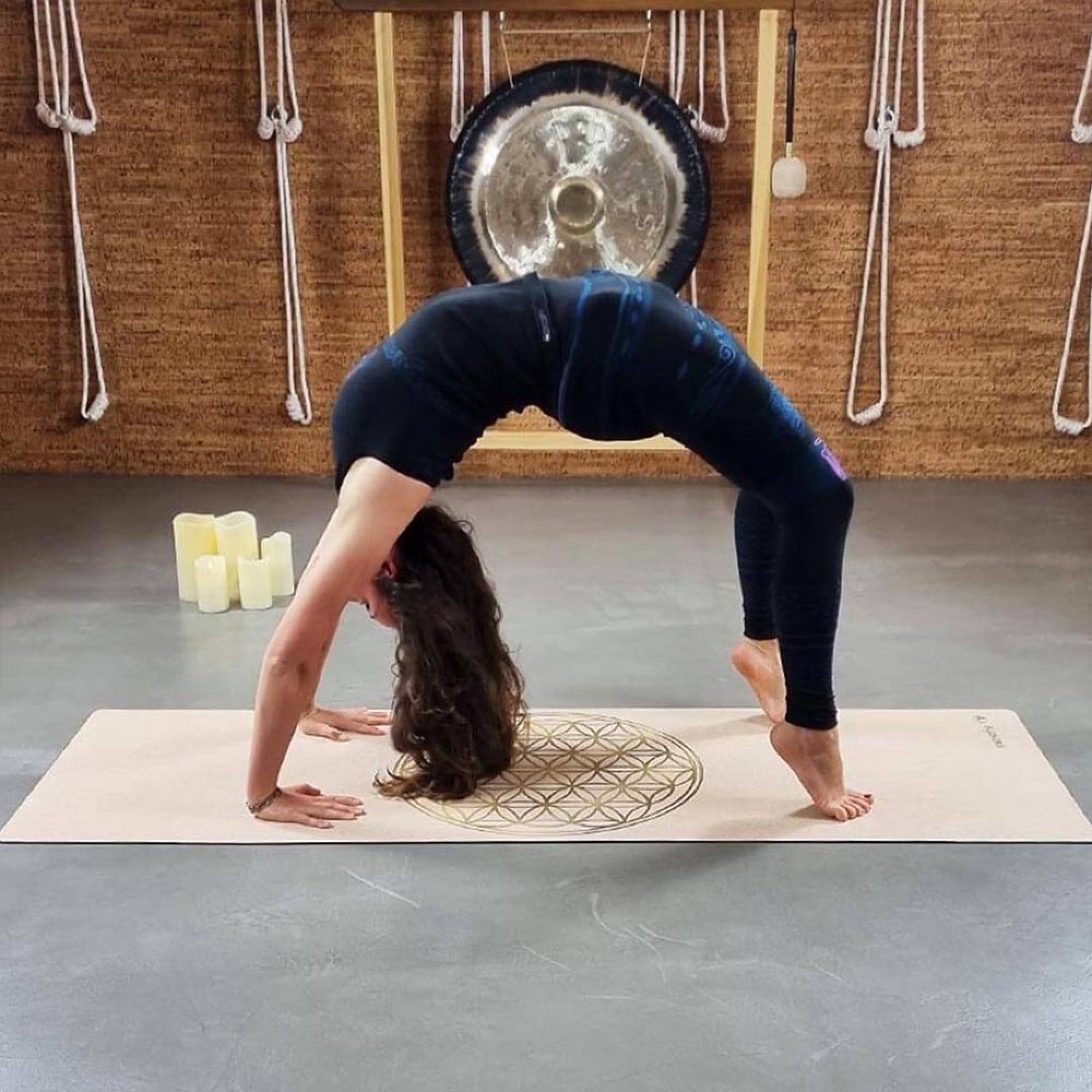 Tapis yoga chanvre fleur de vie or + Sac