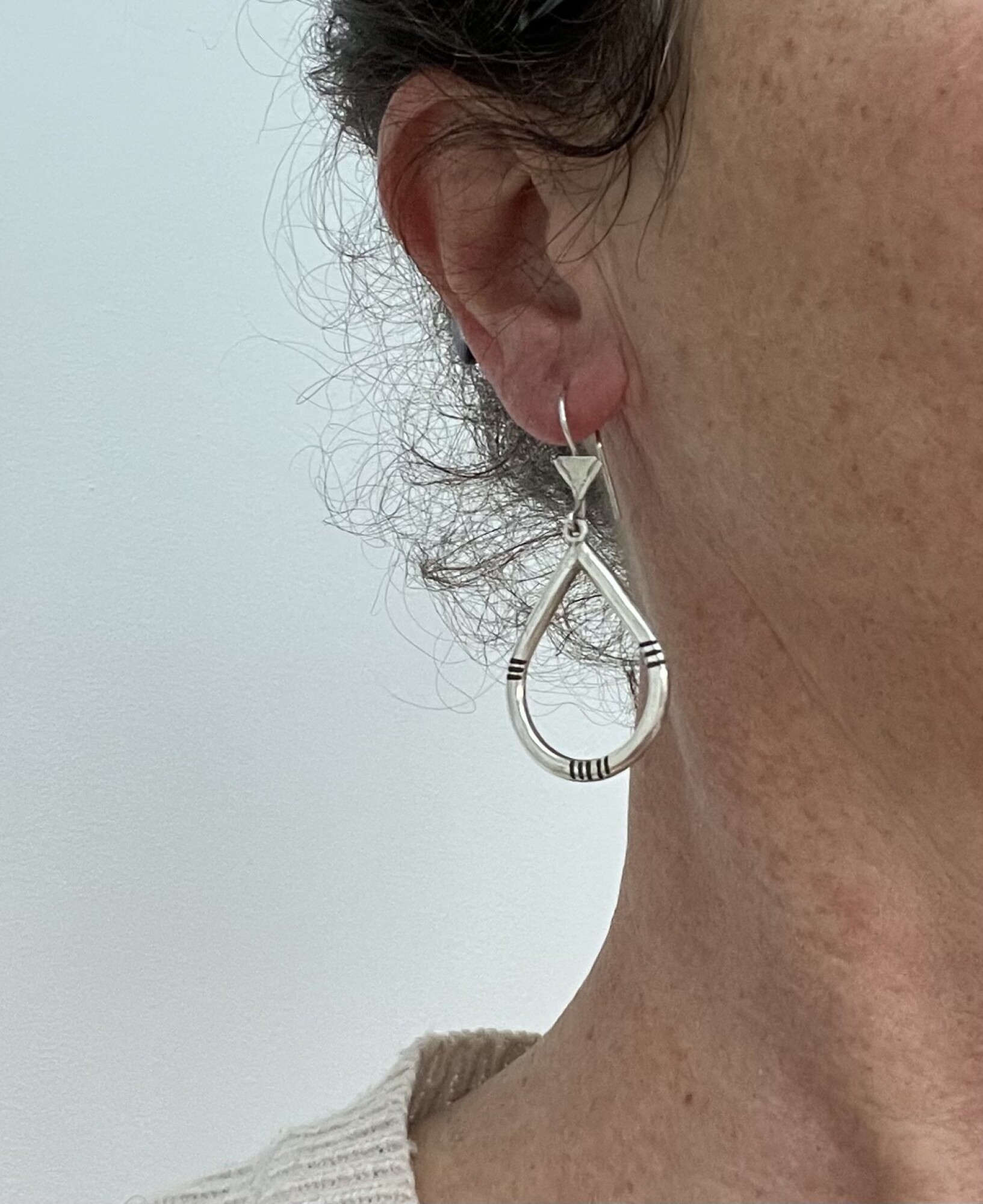 Boucle d'oreille en argent artisanat touareg
