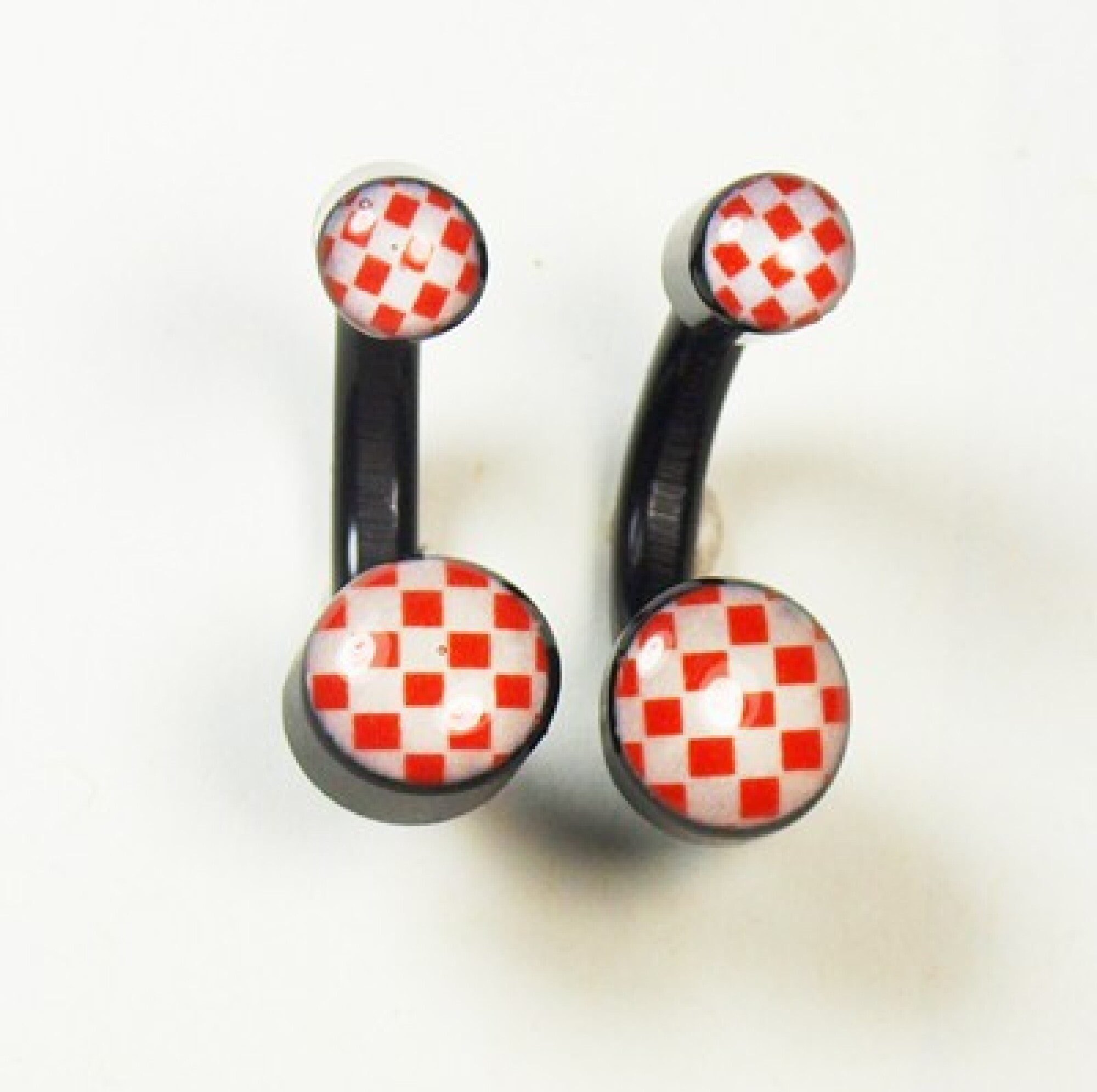 Boucles d'oreilles noires carreaux rouges et blancs