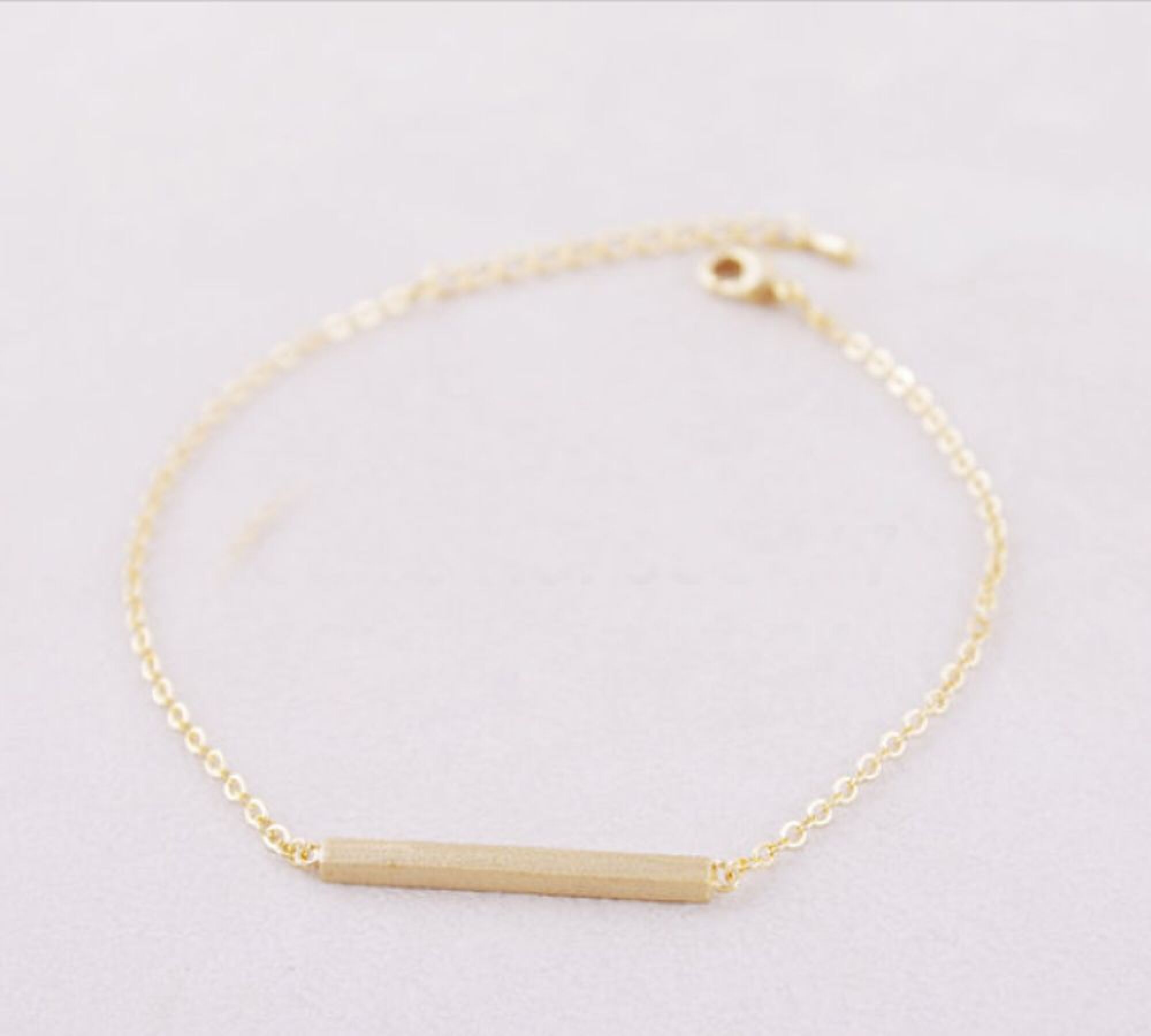 Bracelet argenté ou doré style gourmette fine