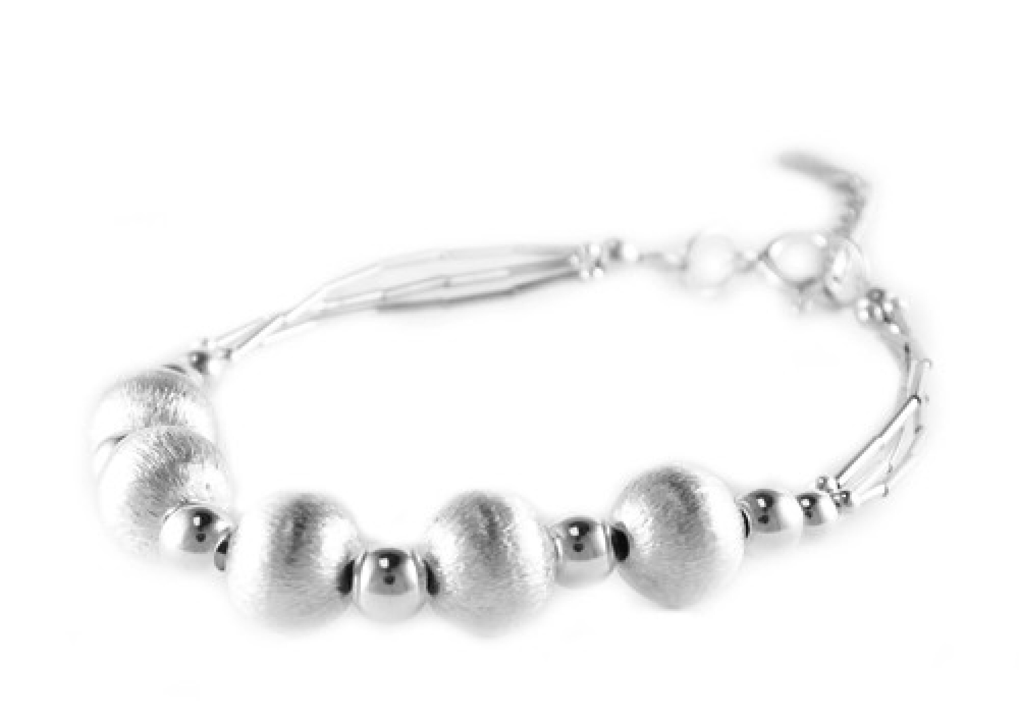 Bracelet en argent avec perles en argent