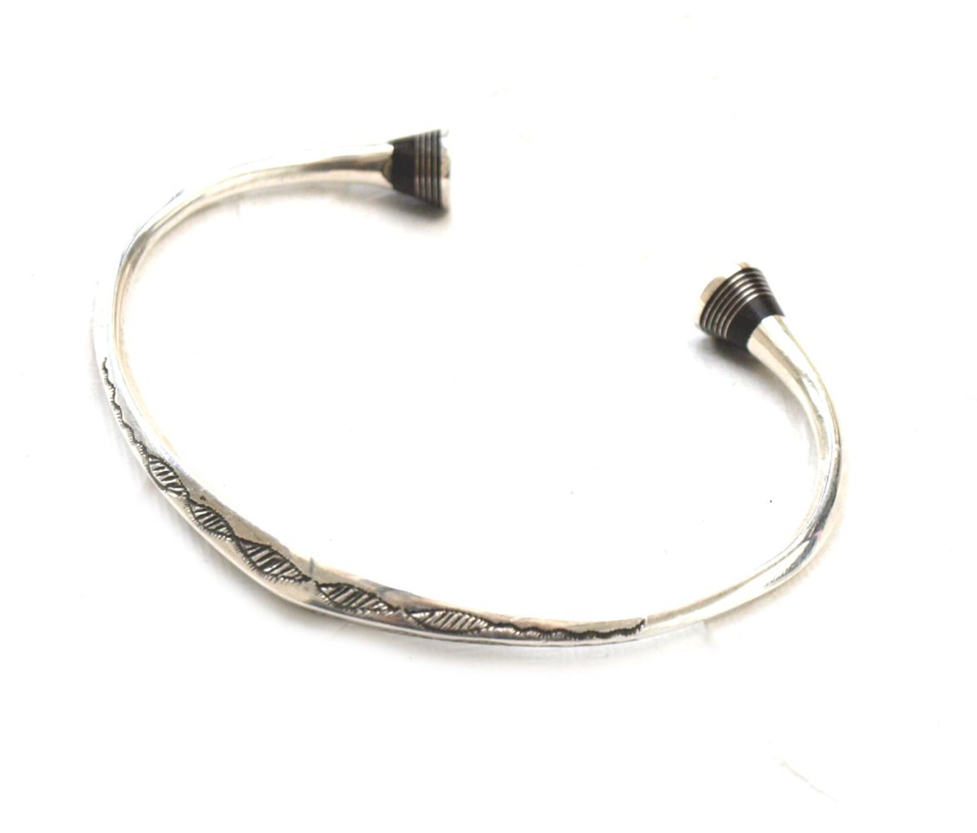 Bracelet jonc touareg en argent fait main