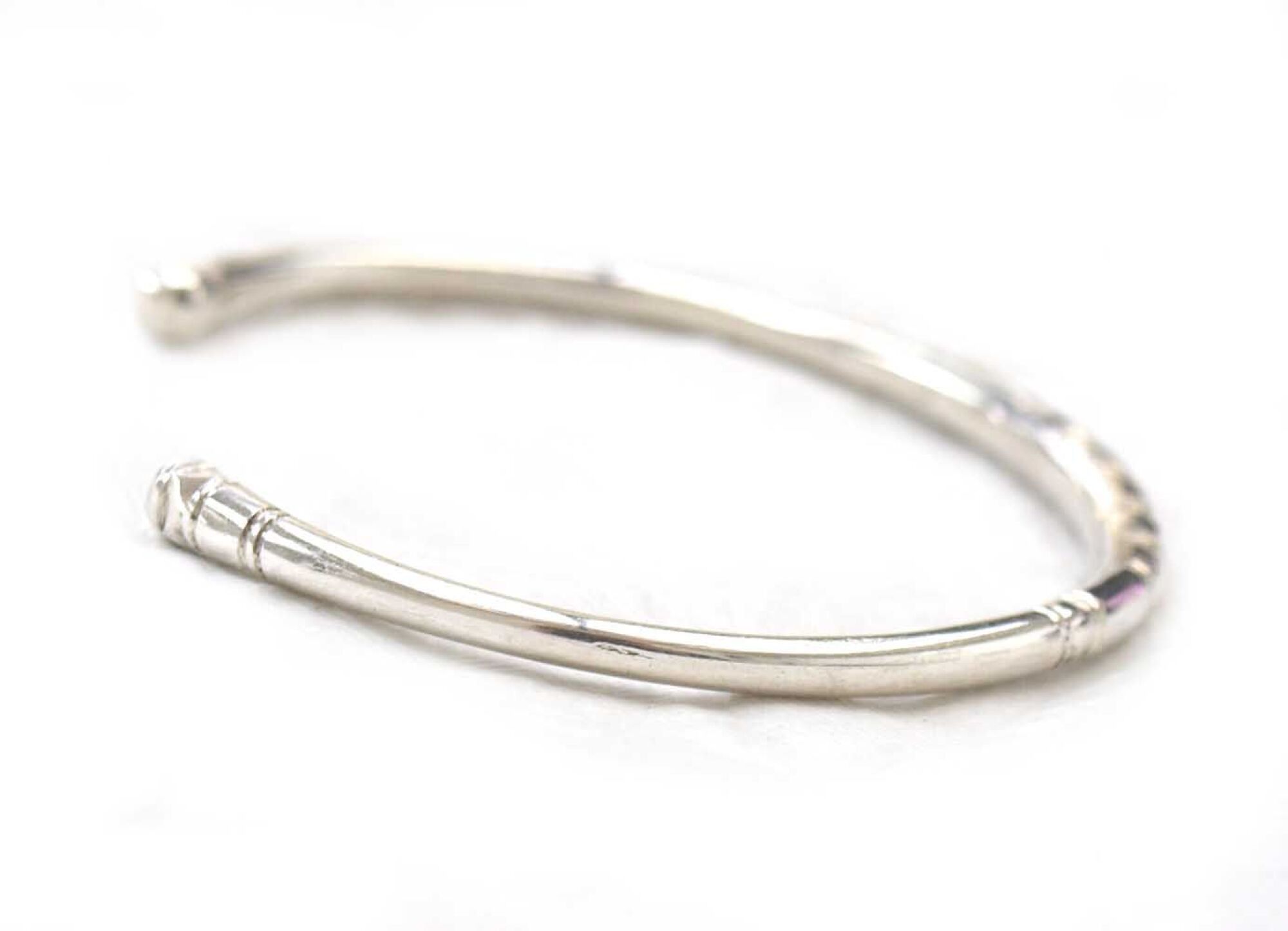 Bracelet rigide arrondi touareg argent