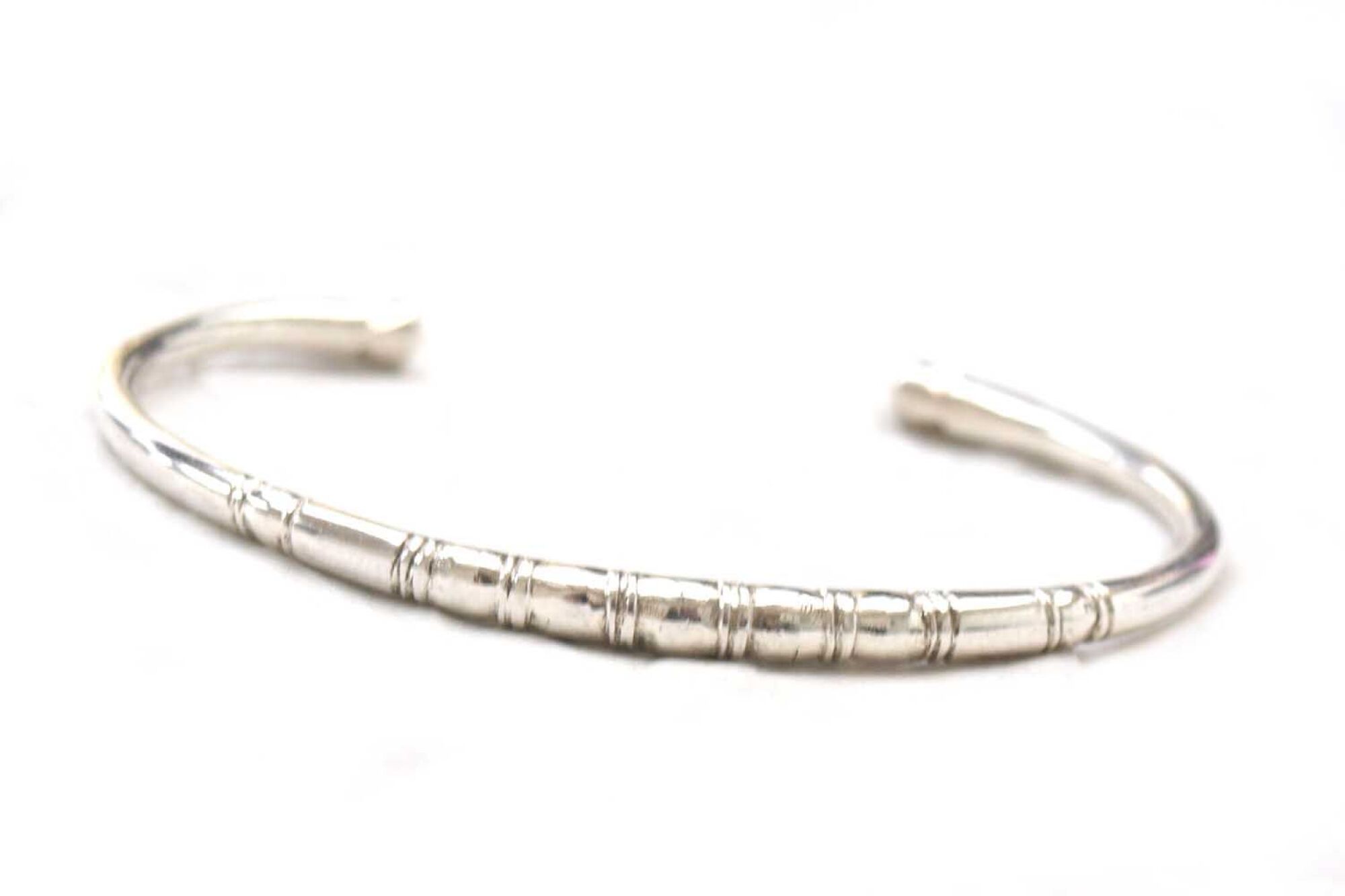 Bracelet rigide arrondi touareg argent