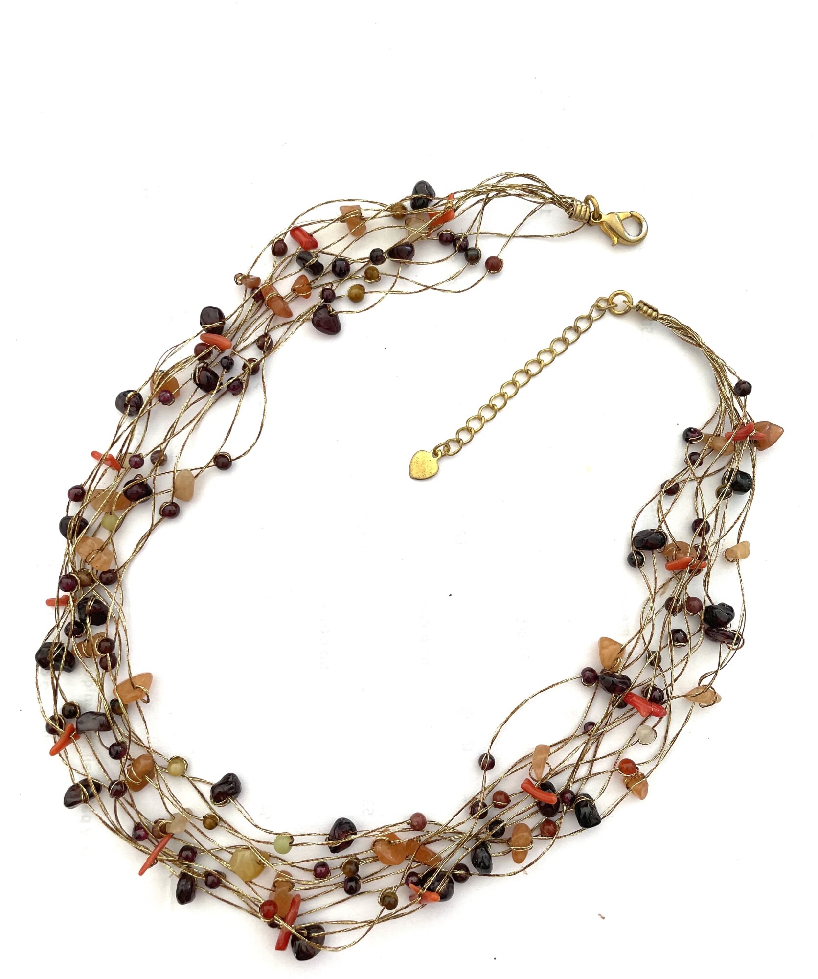 Collier en fil doré et en pierres naturelles