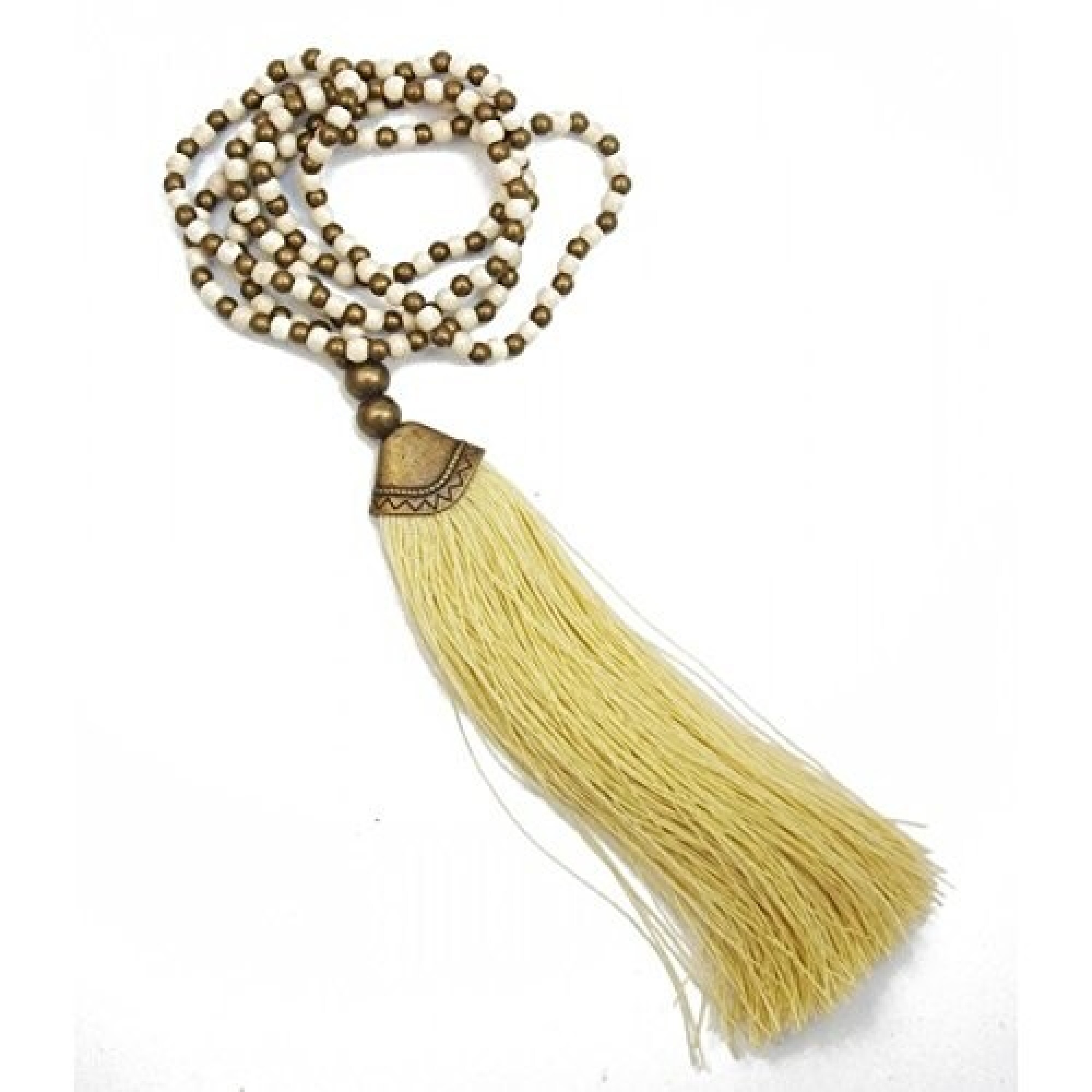 Collier long perles blanches, bronze et pompon beige