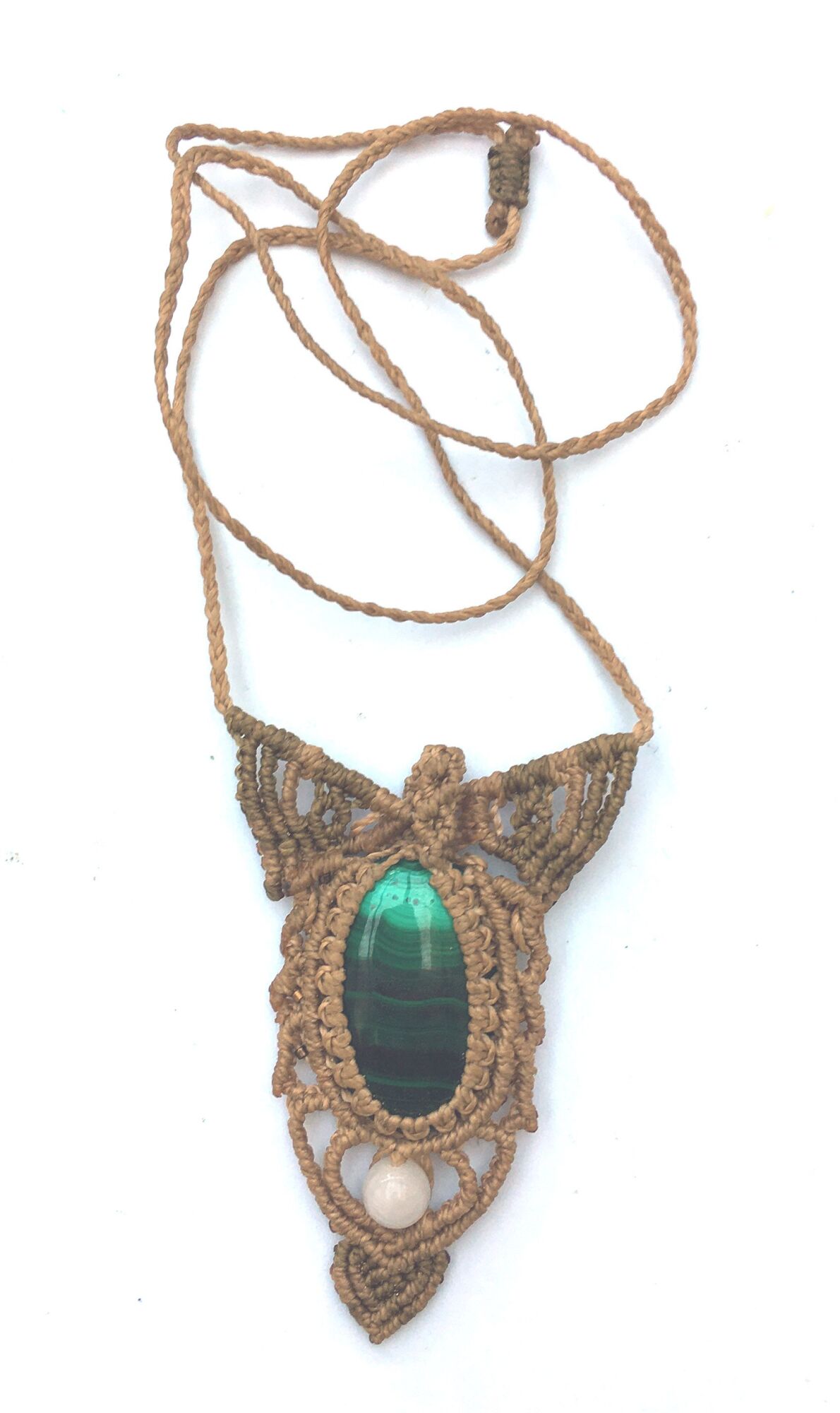 Collier mi-long, sautoir tissé à la main avec malachyte verte  - modele unique