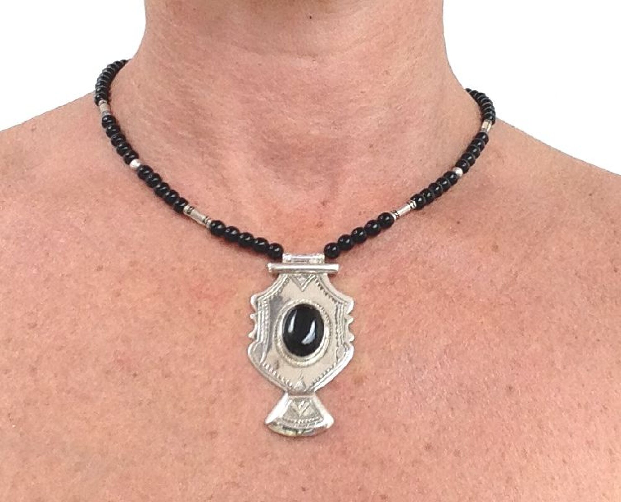 Collier touareg amphore en argent