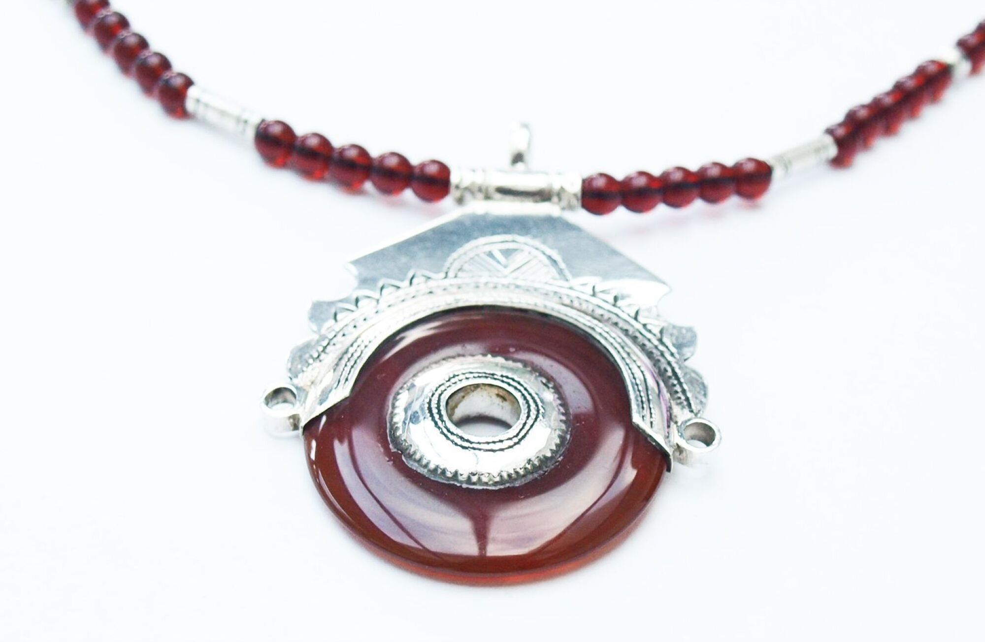 Collier touareg déesse rouge artisanat berbère