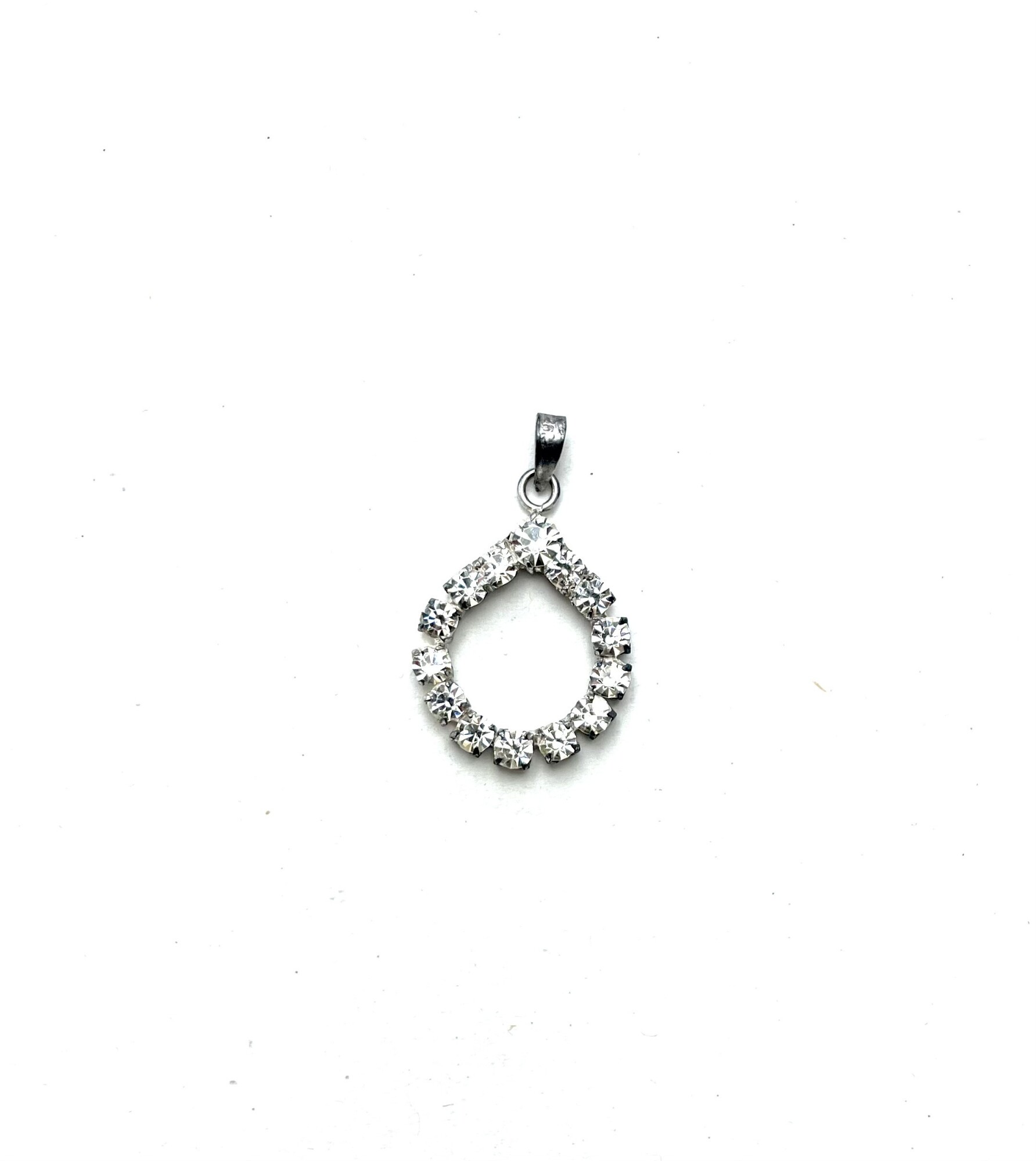 Pendentif en argent et strass blancs