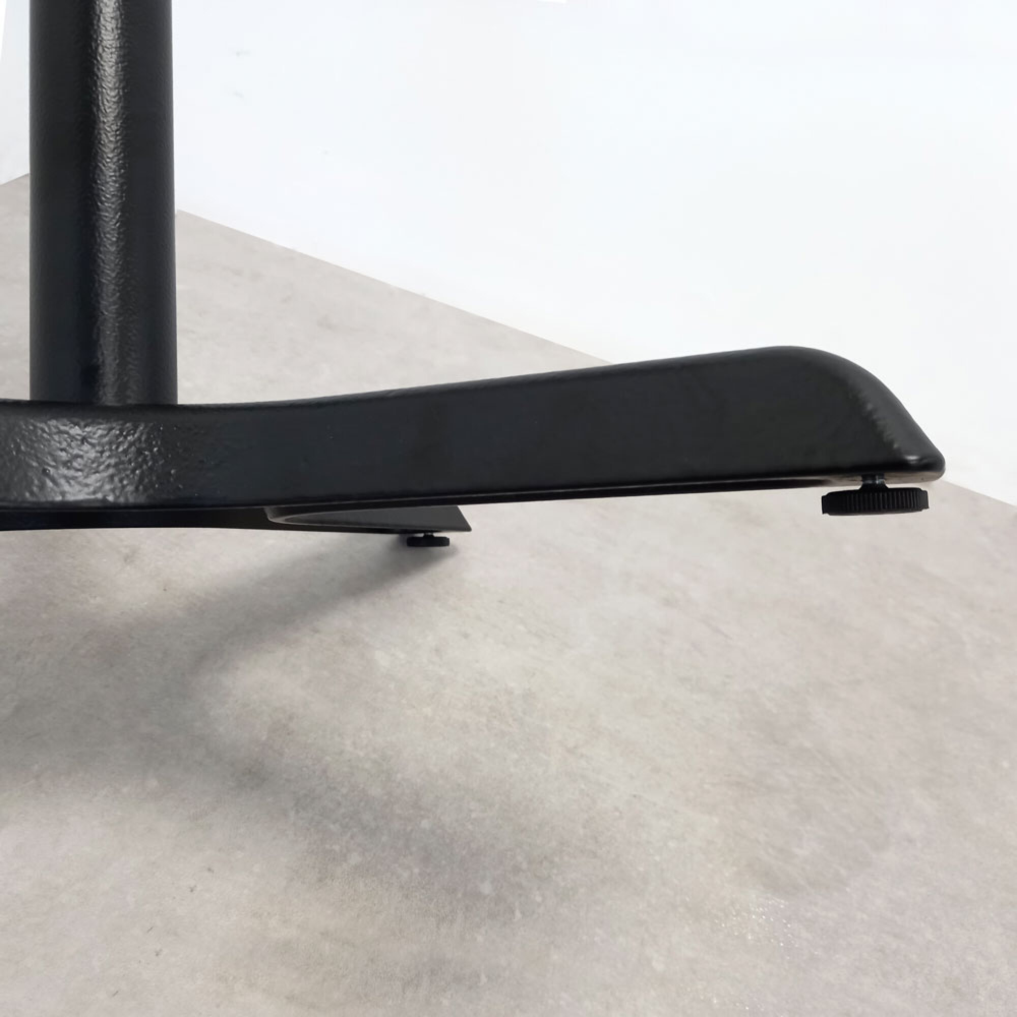 Piétement modèle Dina noir