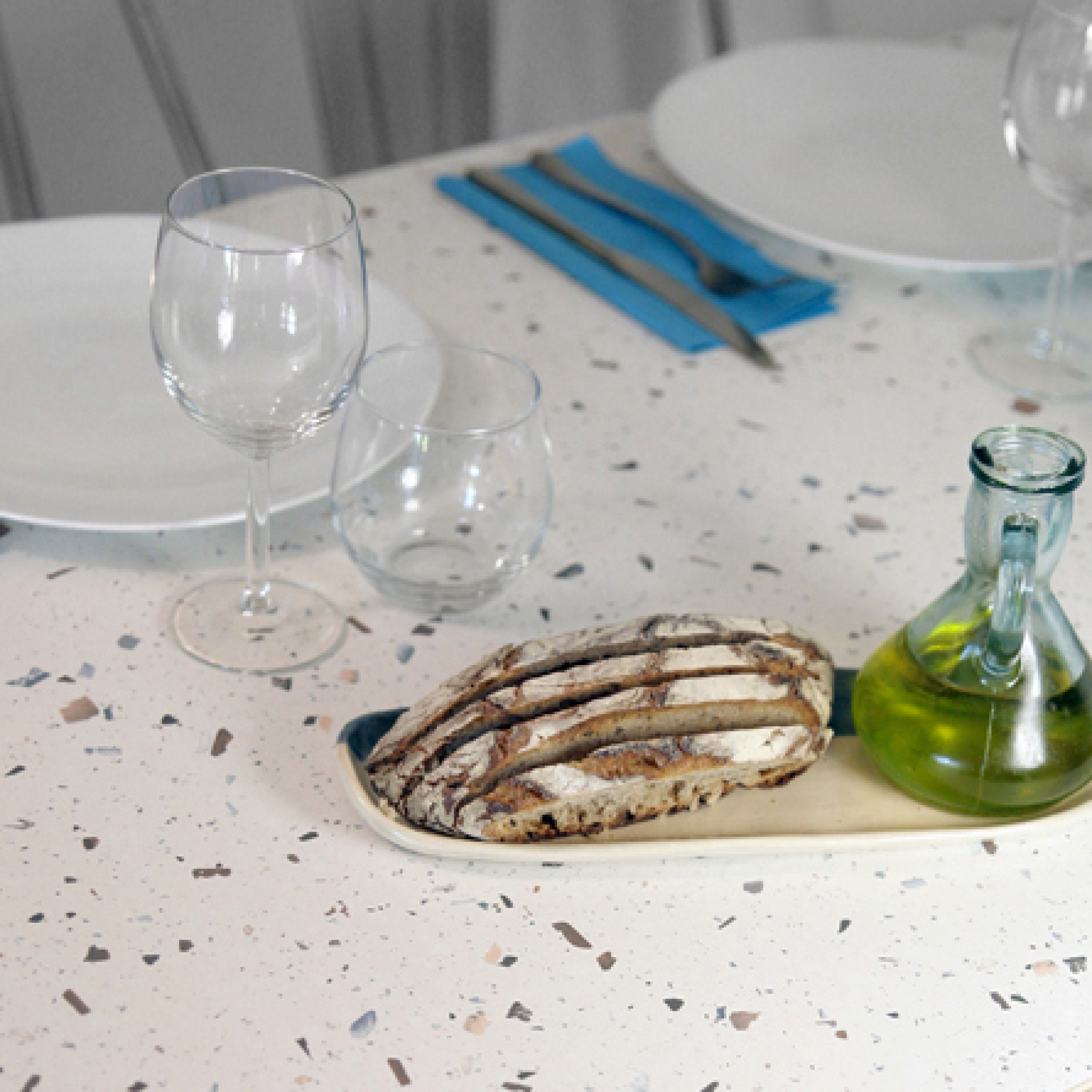 Plateau 160x80 decor terrazzo cassata chants laiton