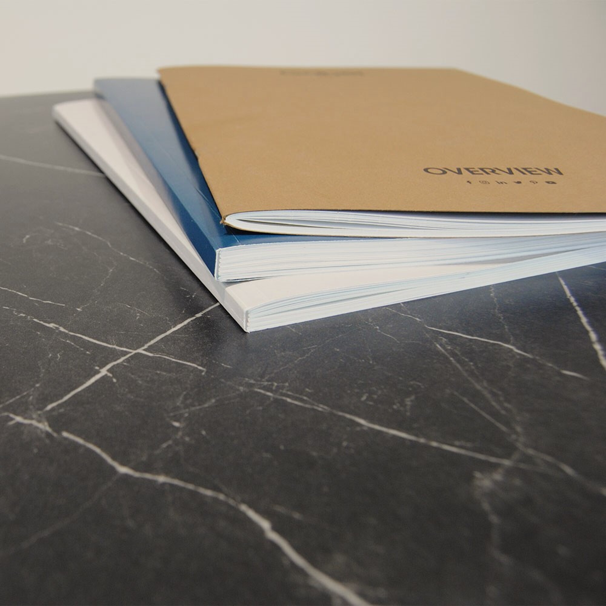 Plateau 70x70 decor marbre noir