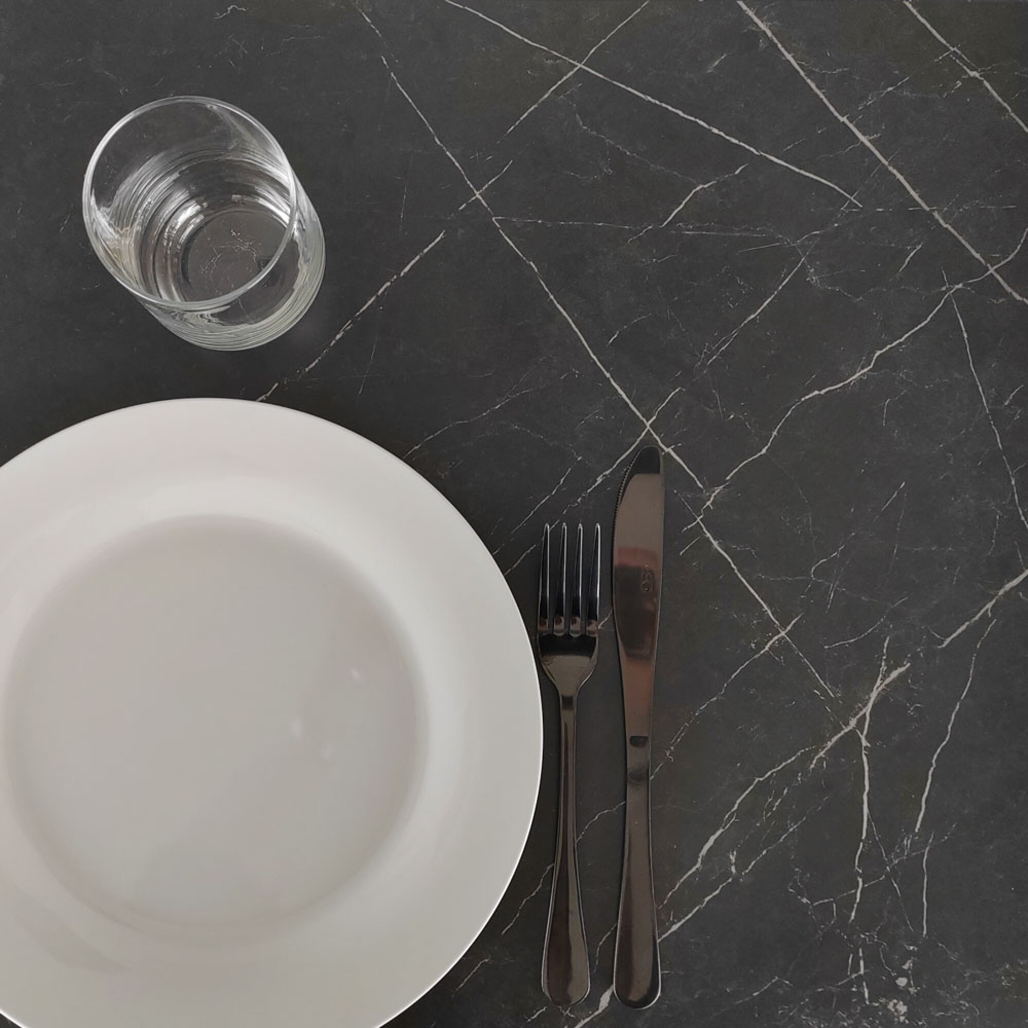 Plateau 70x70 decor marbre noir