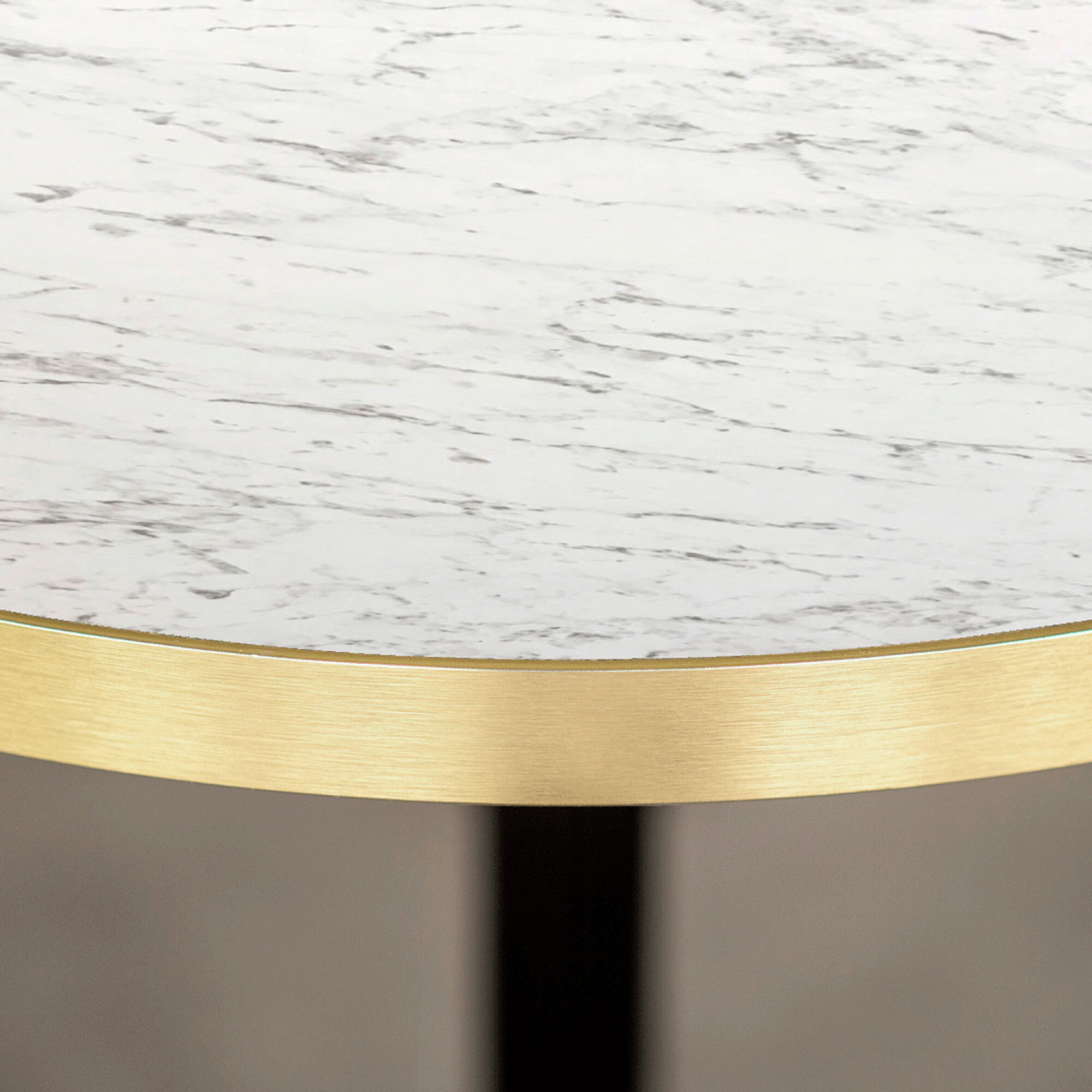 Plateau Ø90 decor marbre calacata chants laiton