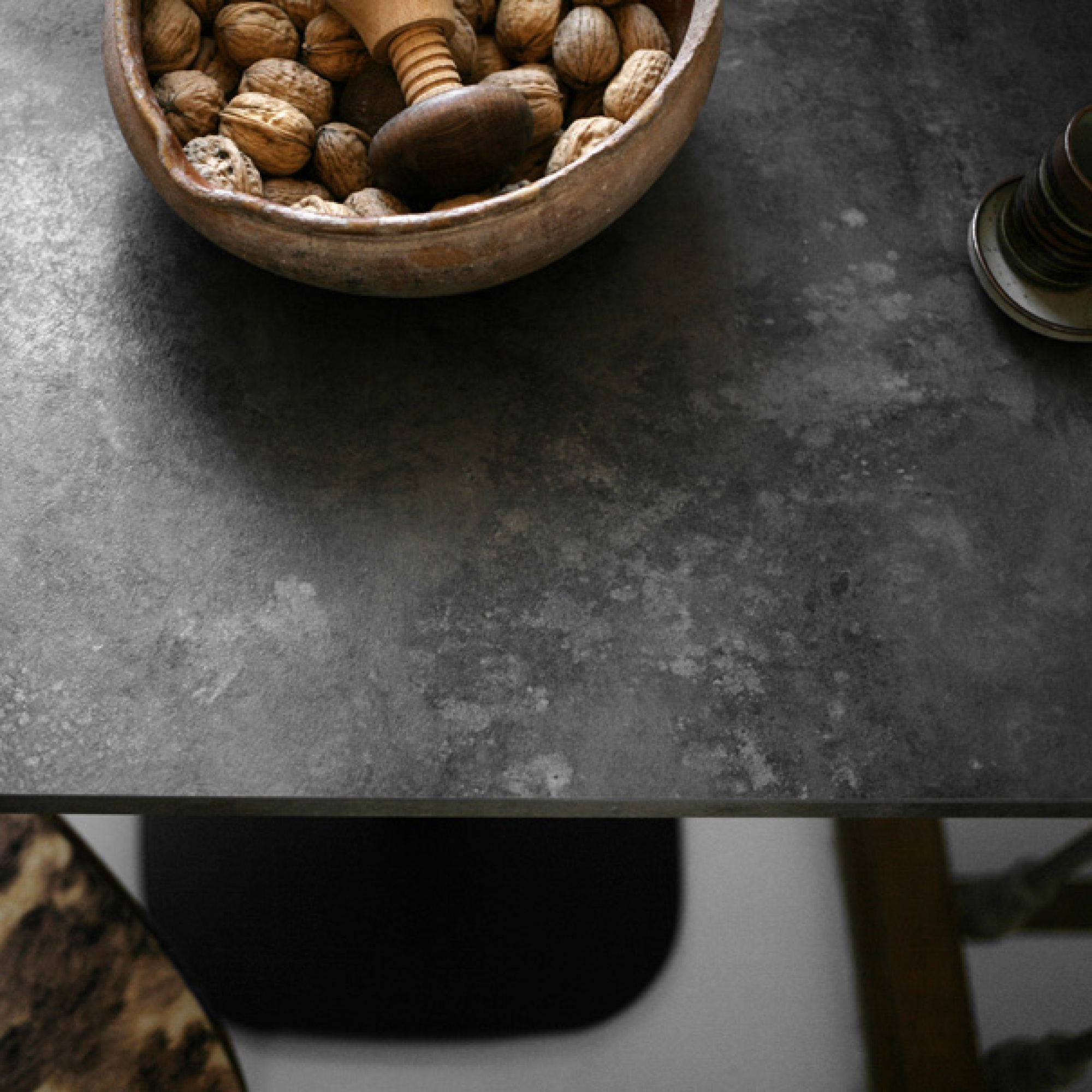 Table 120x70cm - modèle Bazila pierre métallisée