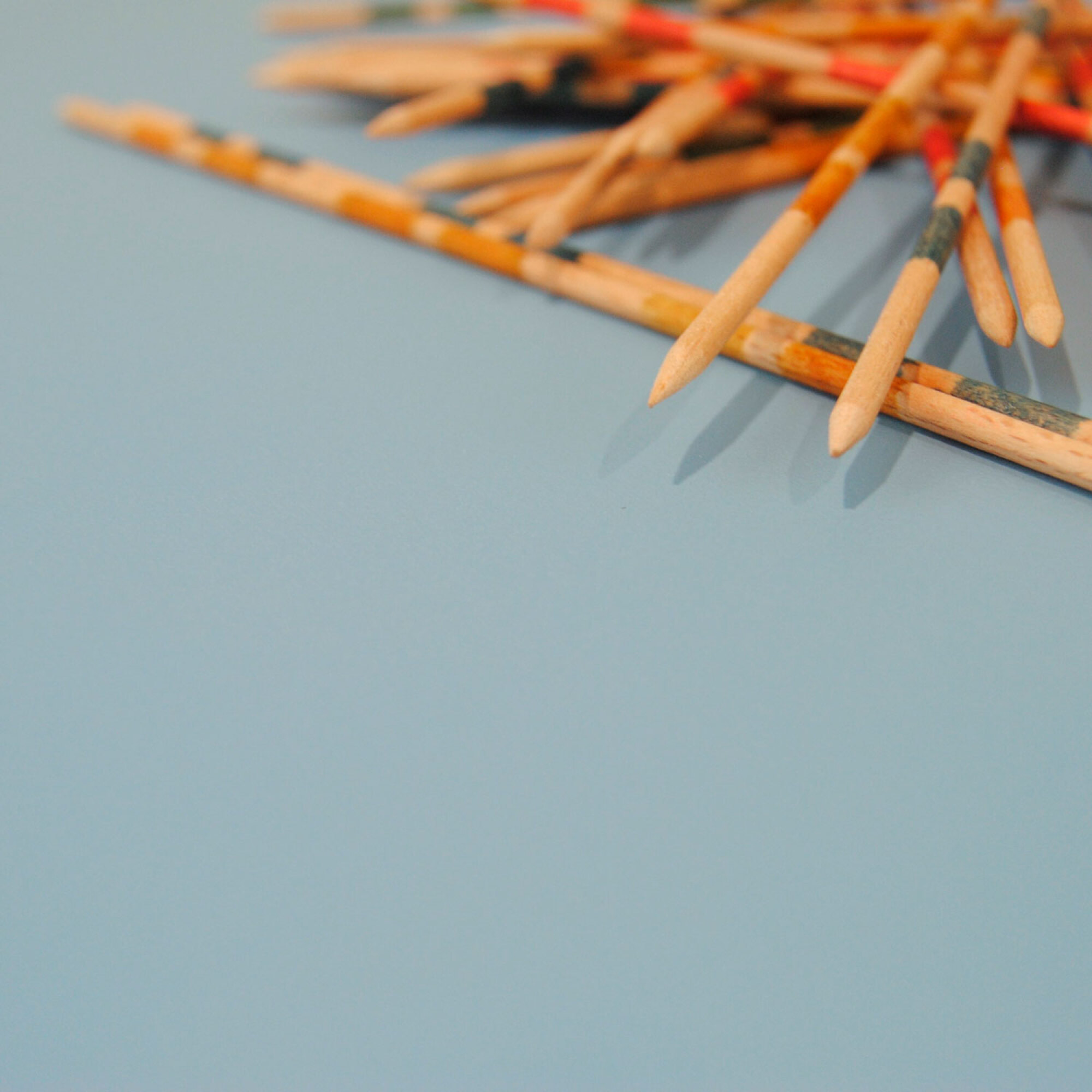 Table 70x70cm - modèle Bazila bleu cèdre