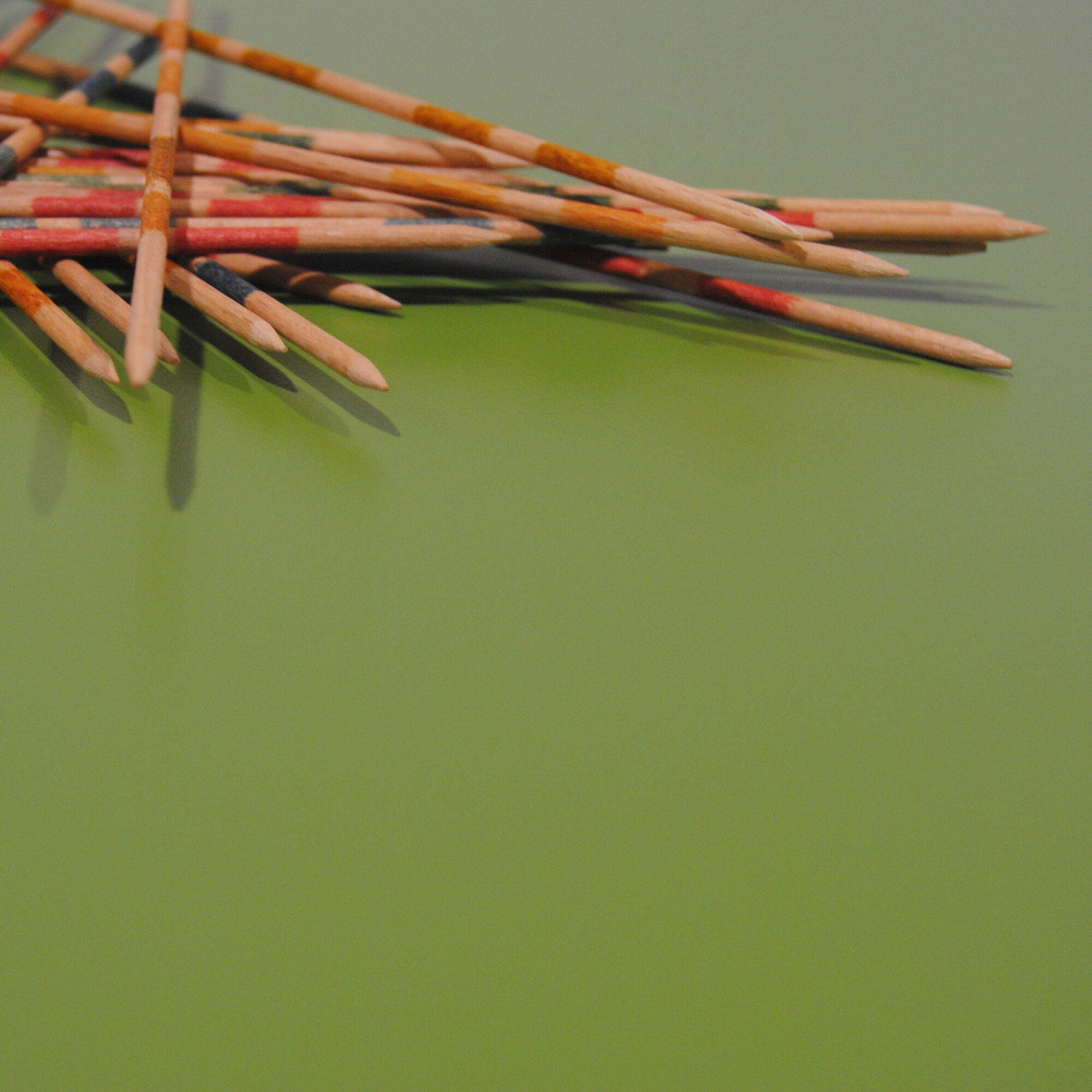 Table 70x70cm - modèle Bazila vert chants bois