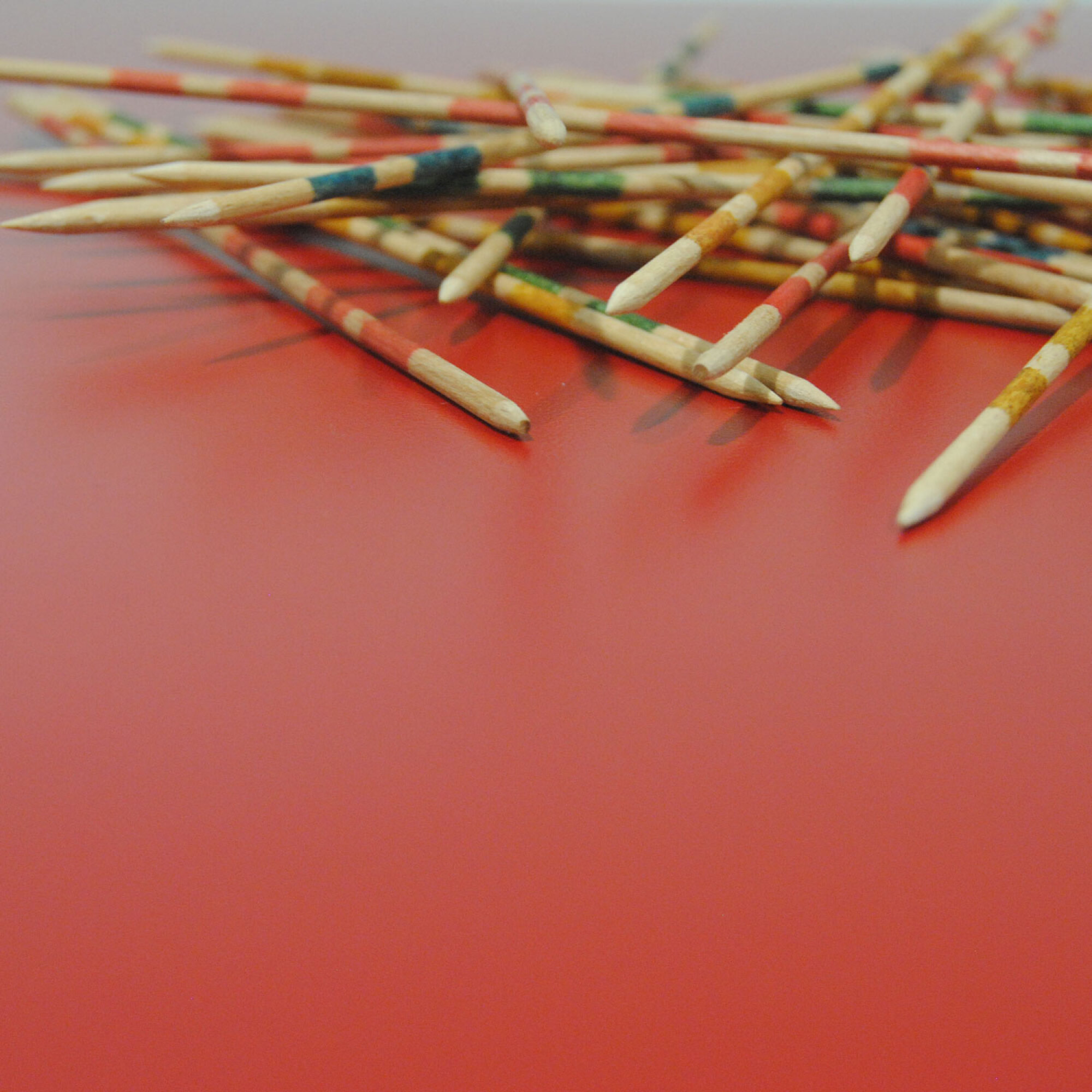 Table 70x70cm - modèle Dina rouge uni