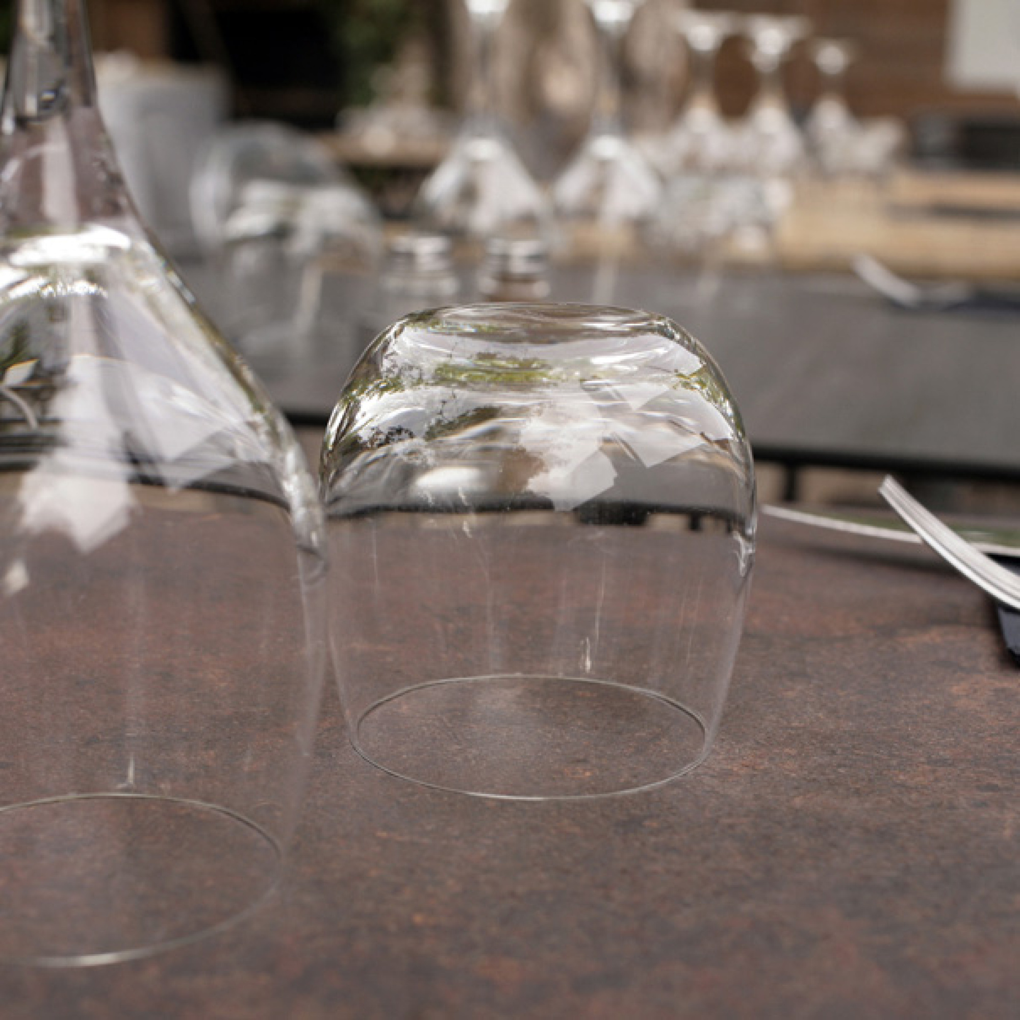 Table 70x70cm - modèle Rome rouille roc