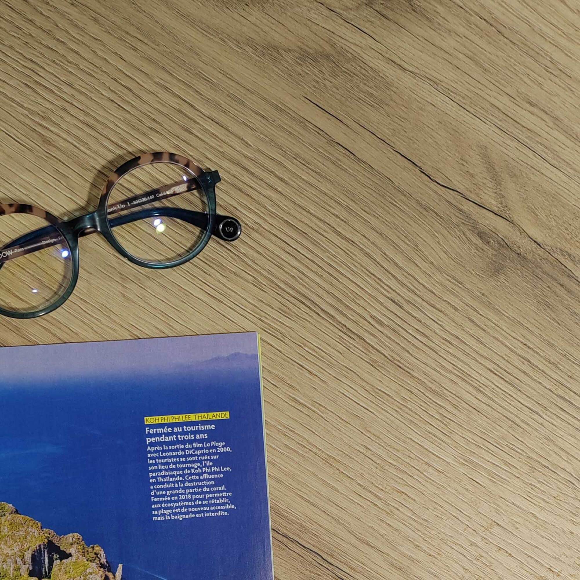 Table h90cm, pliable pour terrasse en Compact HPL décor bois chene 70x70