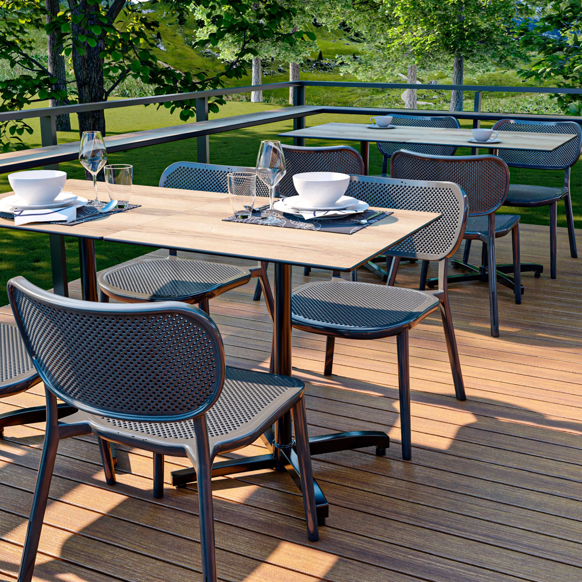 Table pliable pour terrasse en Compact HPL décor bois chene 70x70