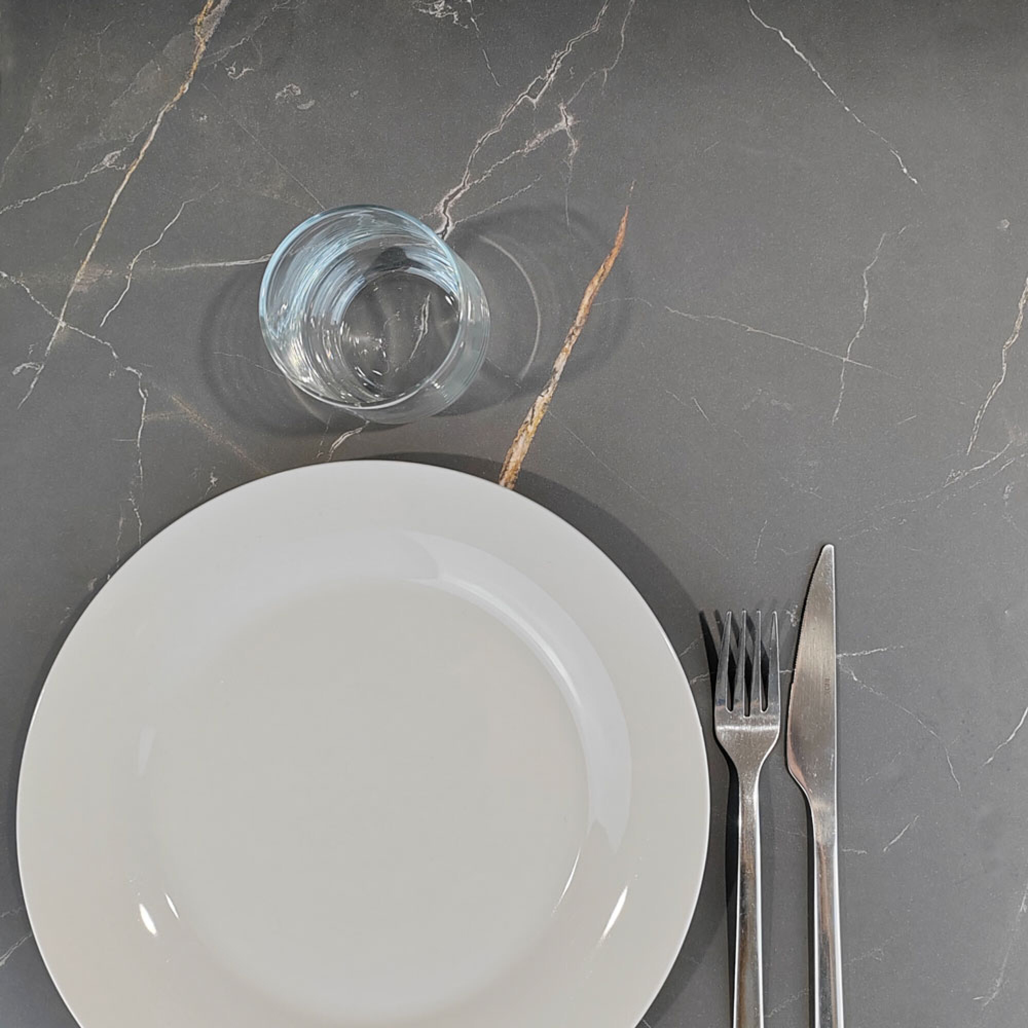 Table ronde Ø110cm - modèle Bazila marbre elite