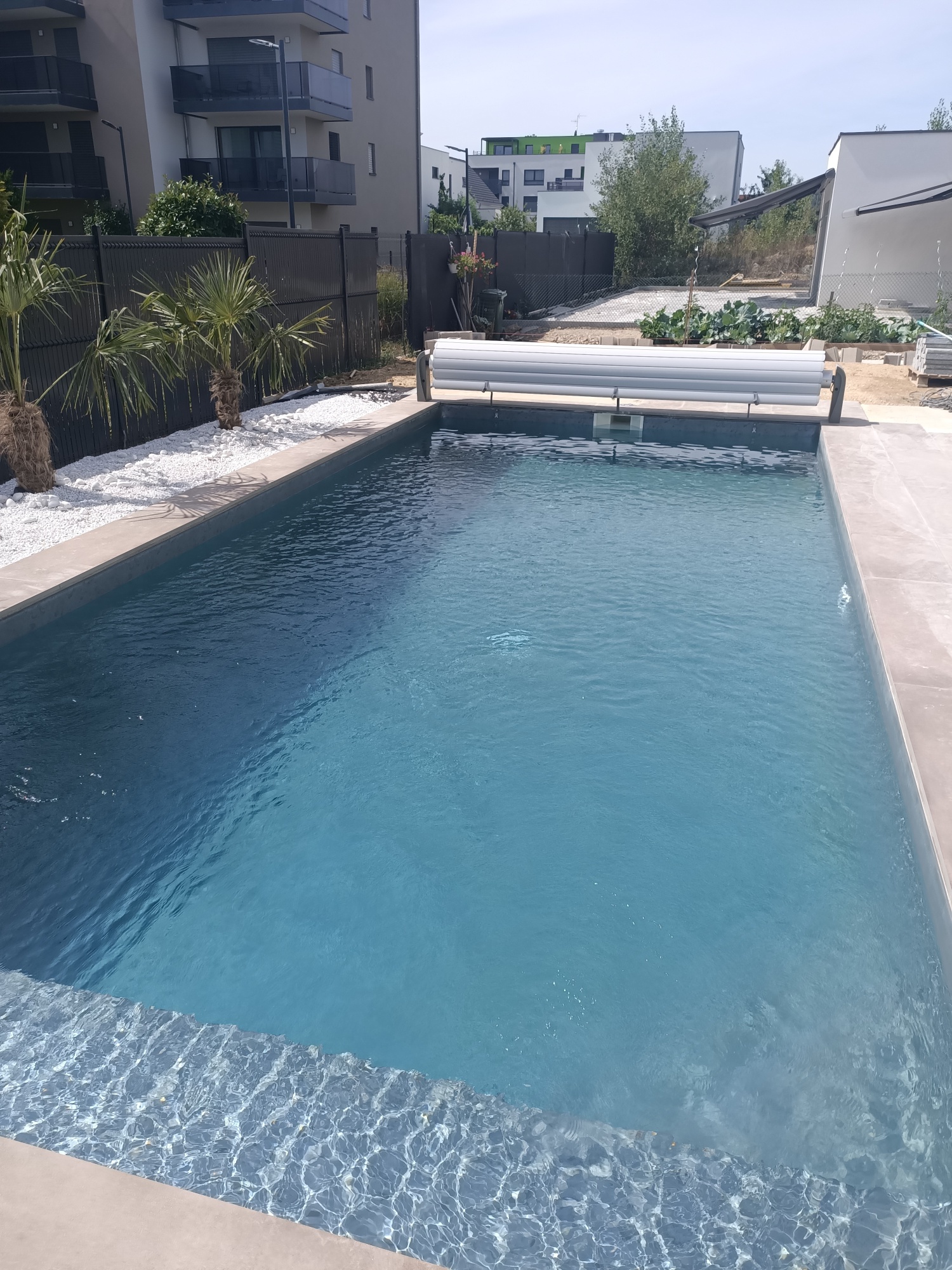 Installation piscine complète (canalisations, local technique, liner, volet hors sol)