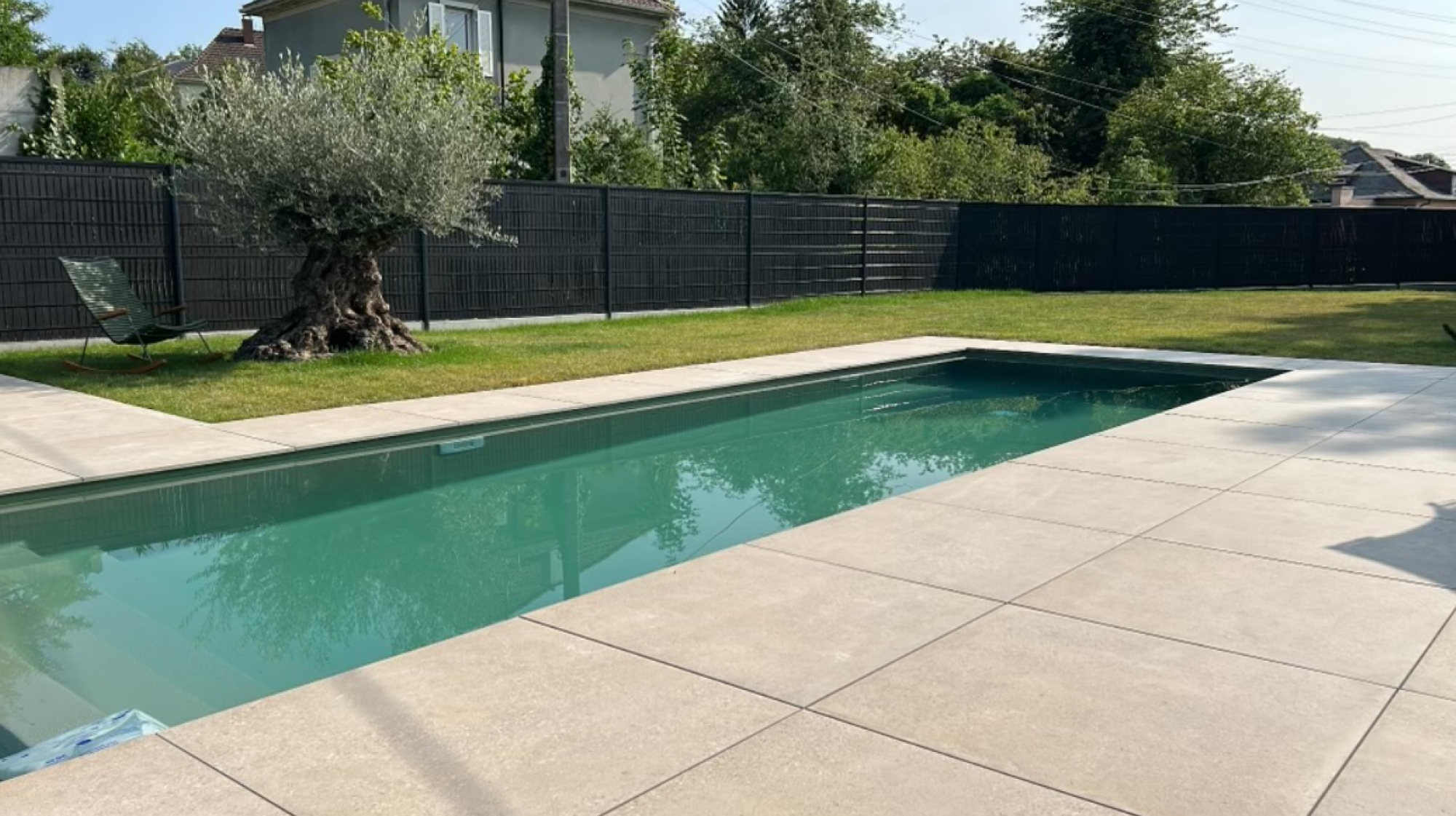 Installation piscine complète (canalisations, local technique, liner, volet immergé)