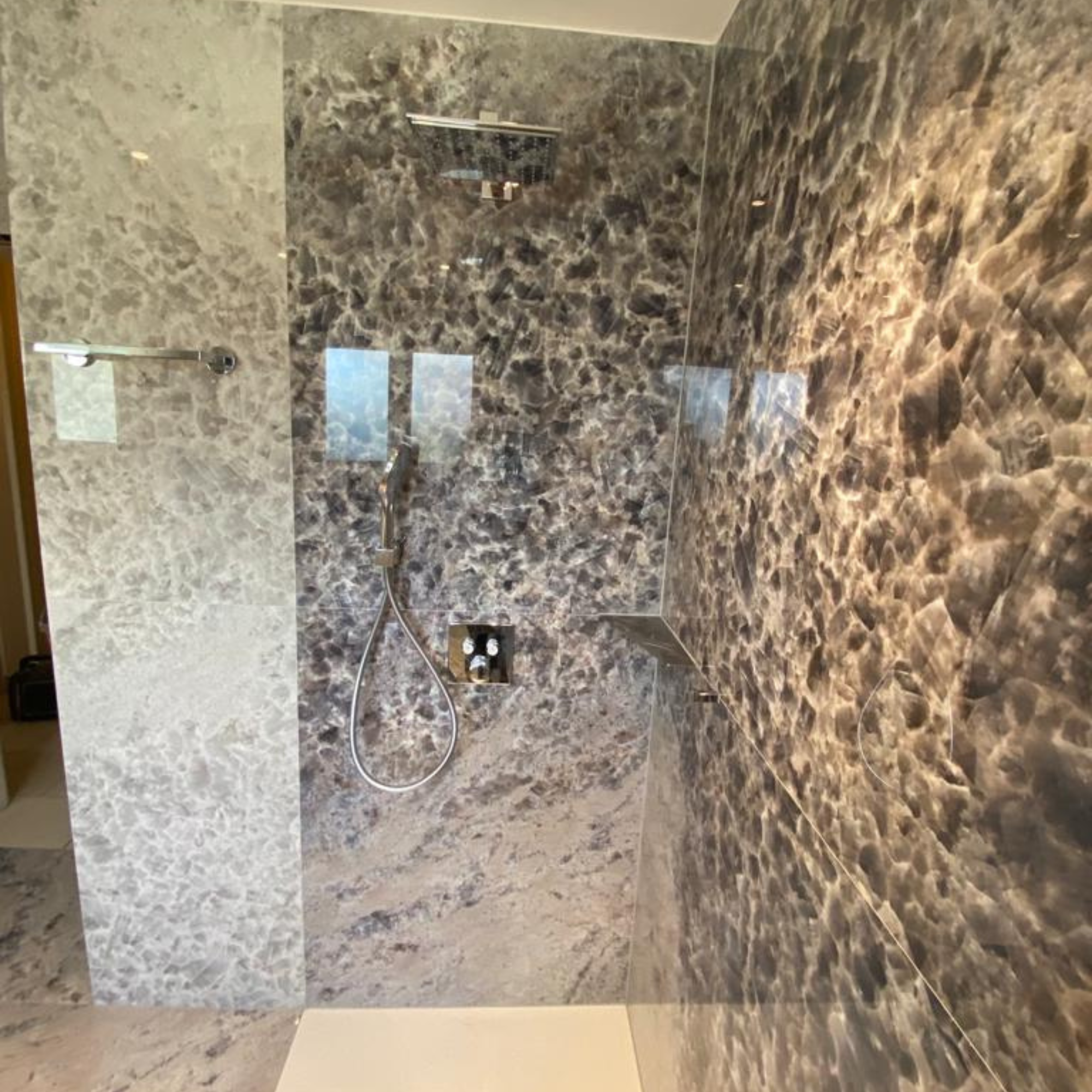 Pose de carrelage salle de bain